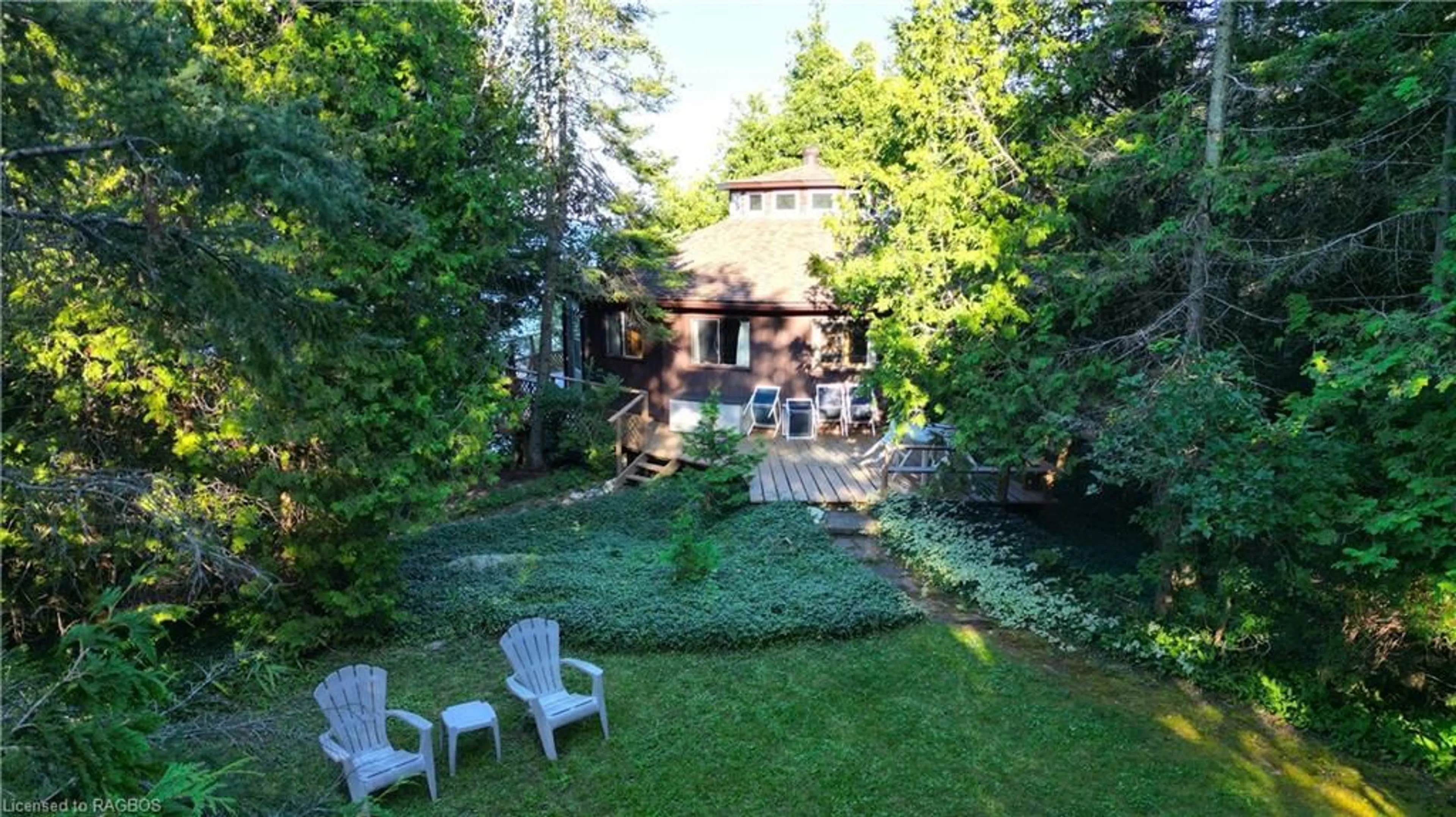 Patio, cottage for 8 Carter Rd, Northern Bruce Peninsula Ontario N0H 1W0