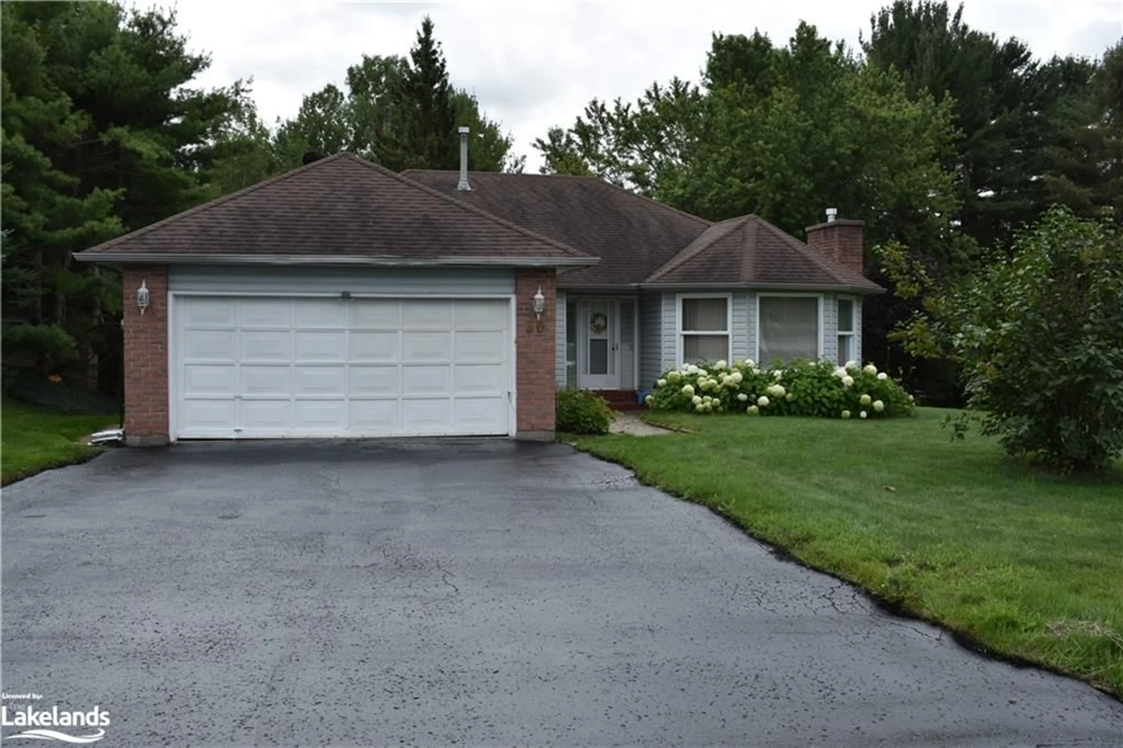 Frontside or backside of a home for 30 Catharine Cres, Bracebridge Ontario P1L 1B1