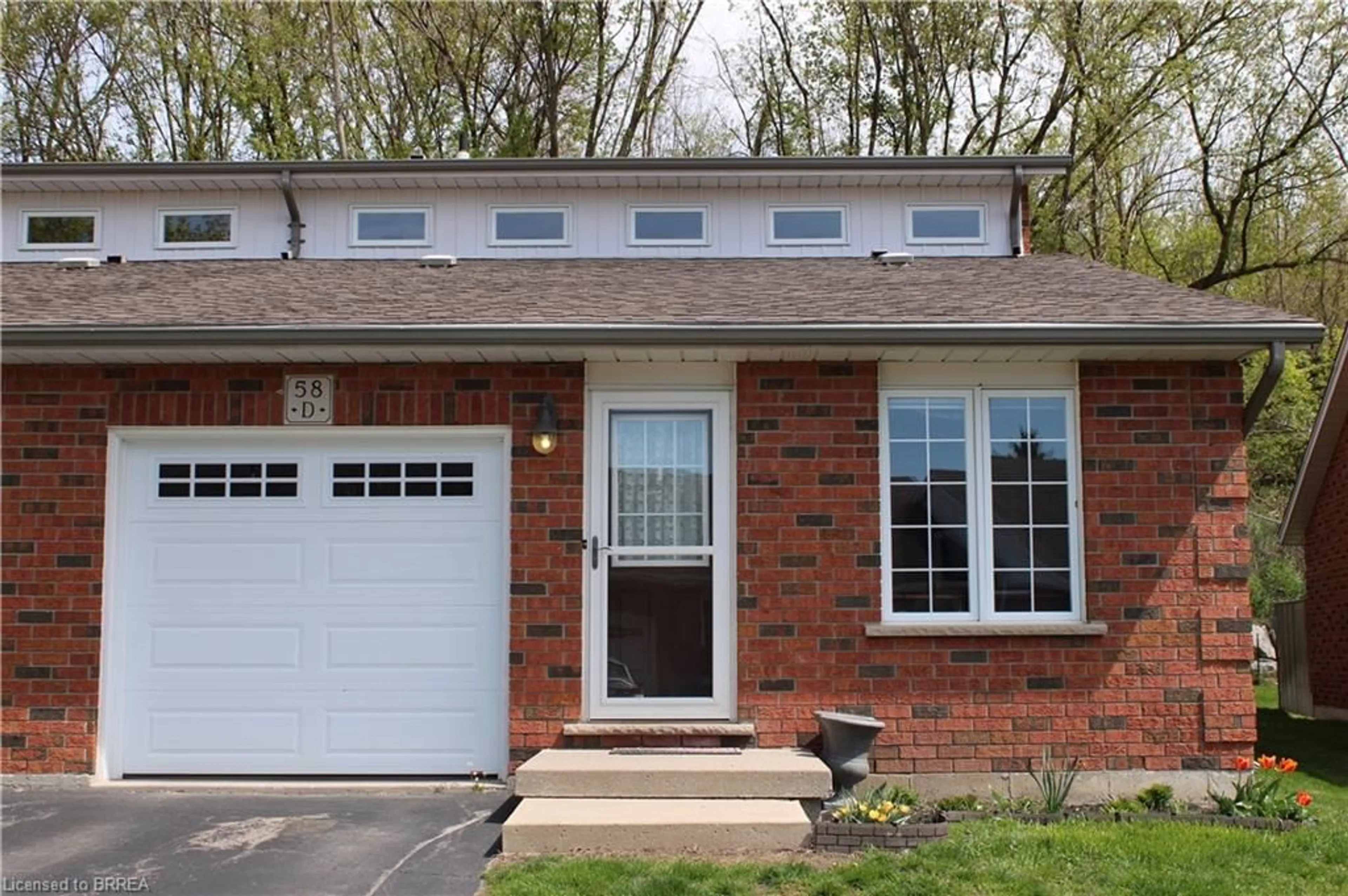 Home with brick exterior material for 58 Harris Ave #D, Brantford Ontario N3R 2E9