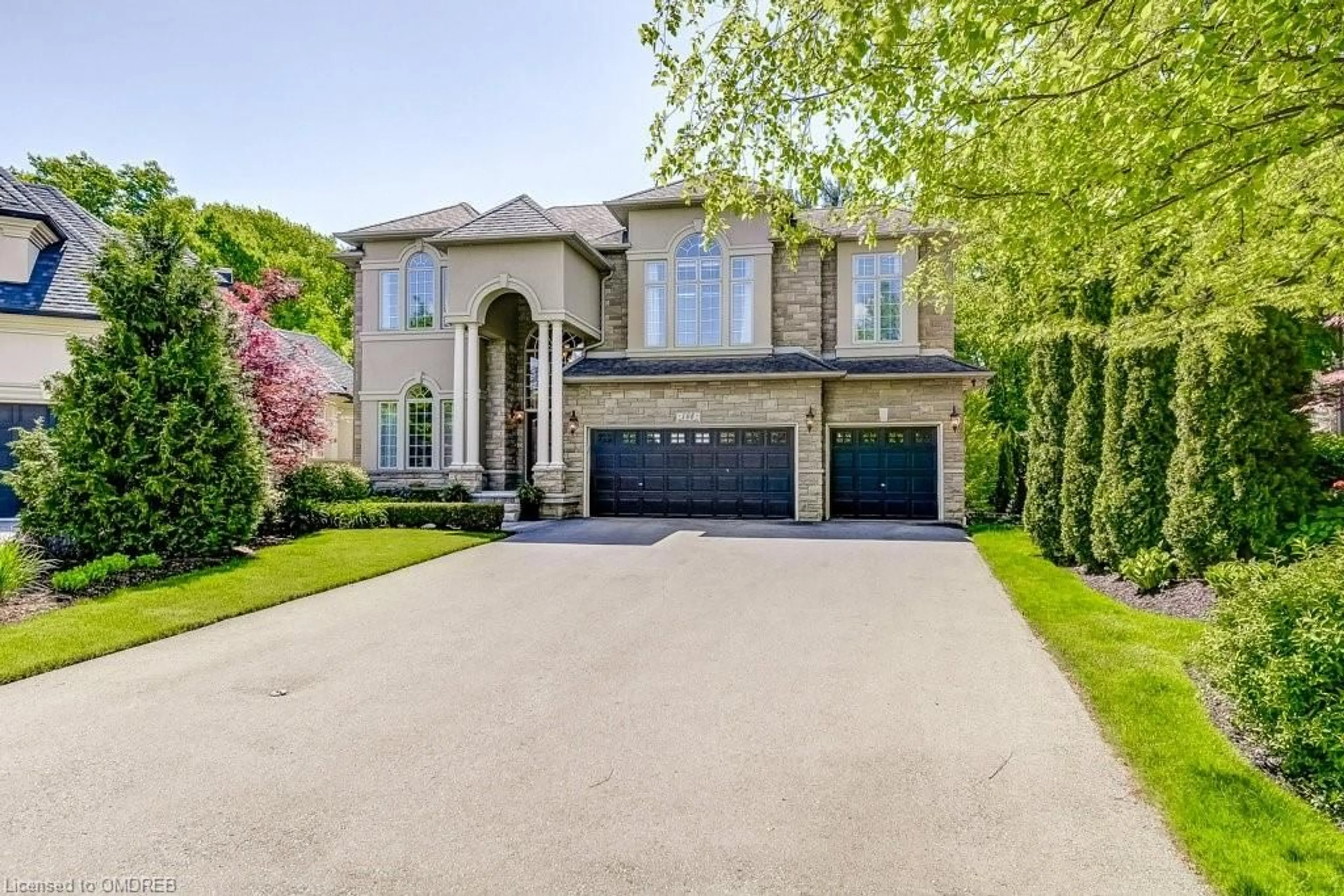 Frontside or backside of a home for 168 Diiorio Cir, Ancaster Ontario L9K 1T3