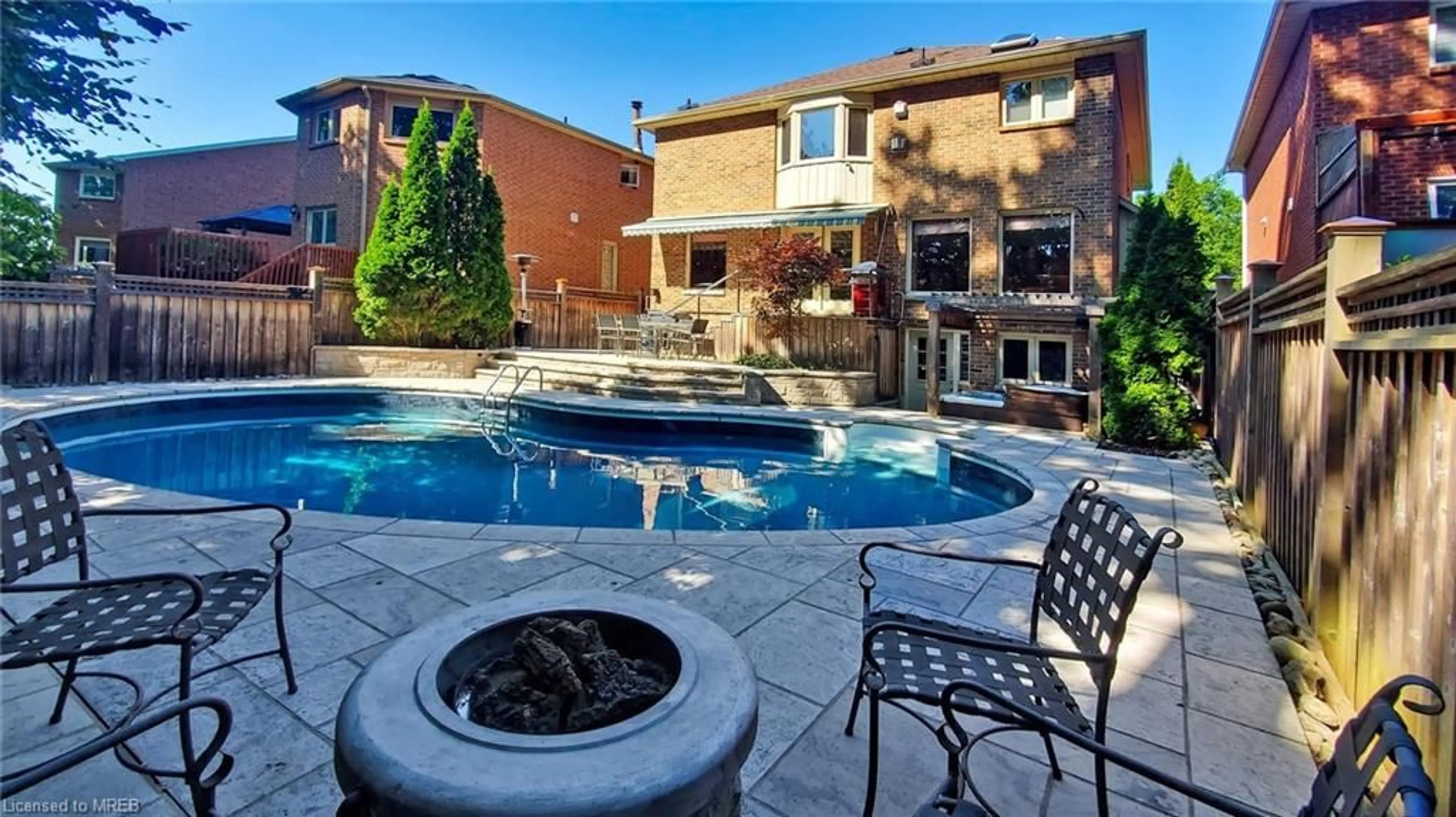 Patio for 6124 Hardesty Cres, Mississauga Ontario L5V 1B4