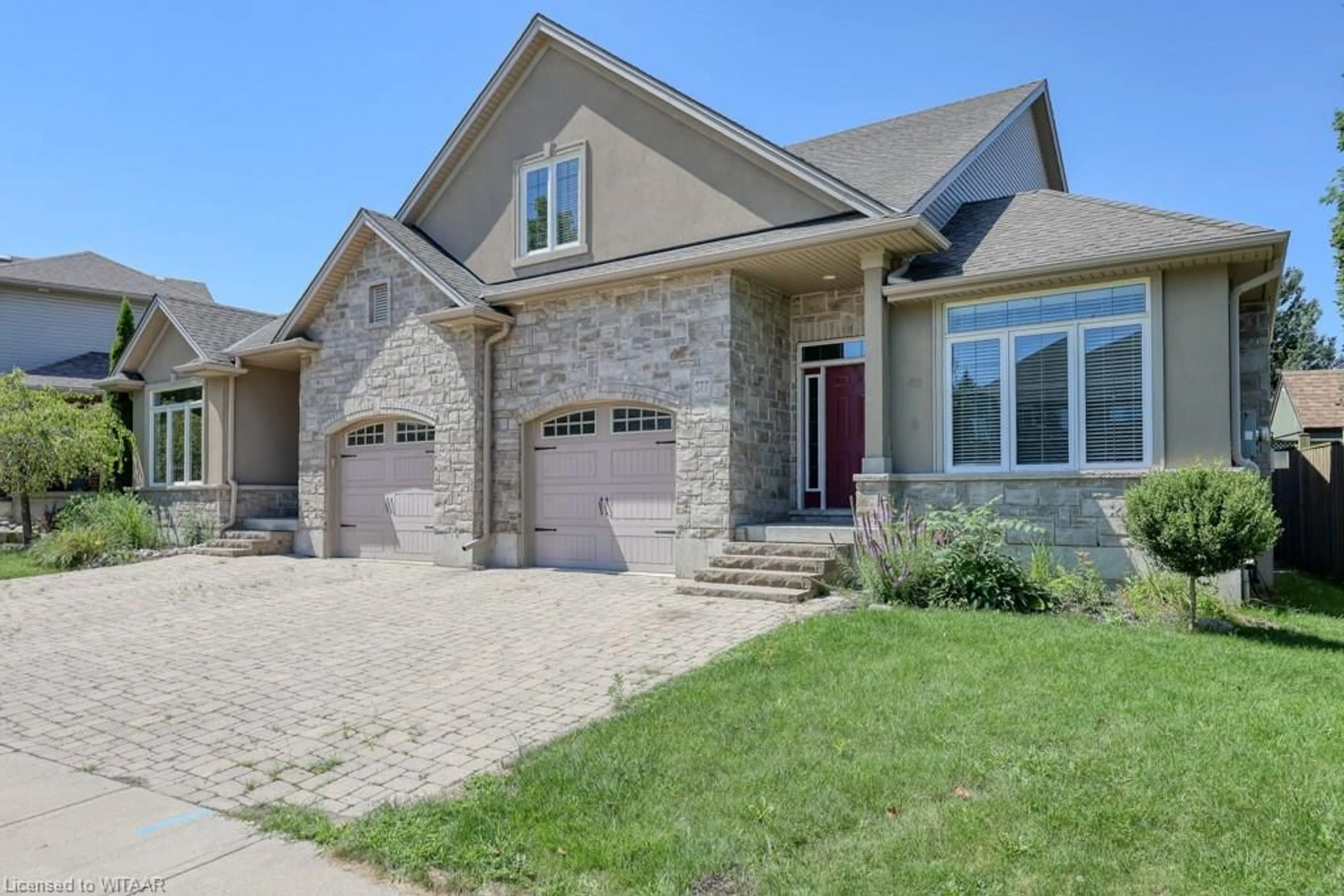 Home with brick exterior material for 577 Hummingbird Cres, Woodstock Ontario N4T 0C1