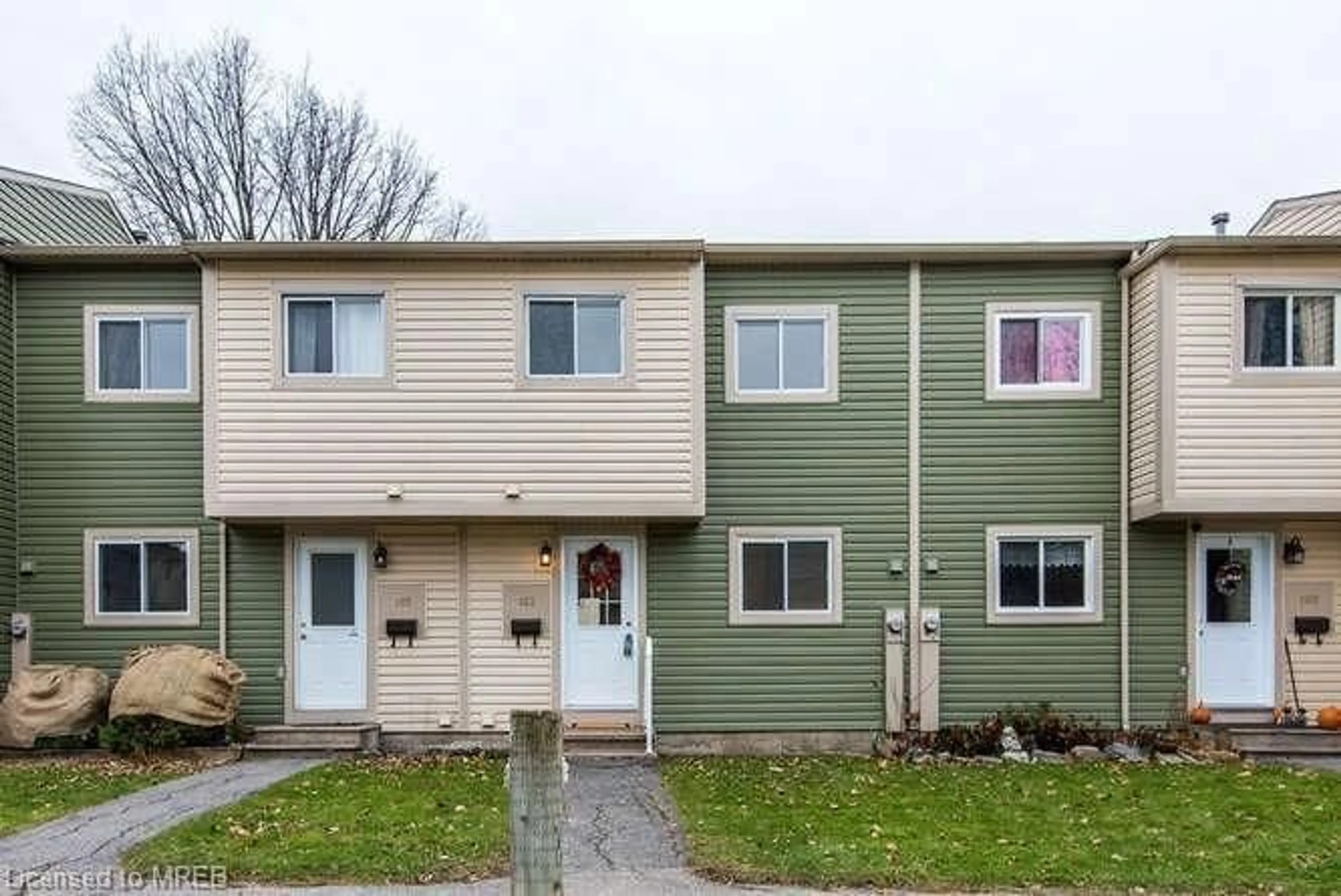 A pic from exterior of the house or condo for 167 Teal Cres #68, Orleans Ontario K1E 2C1