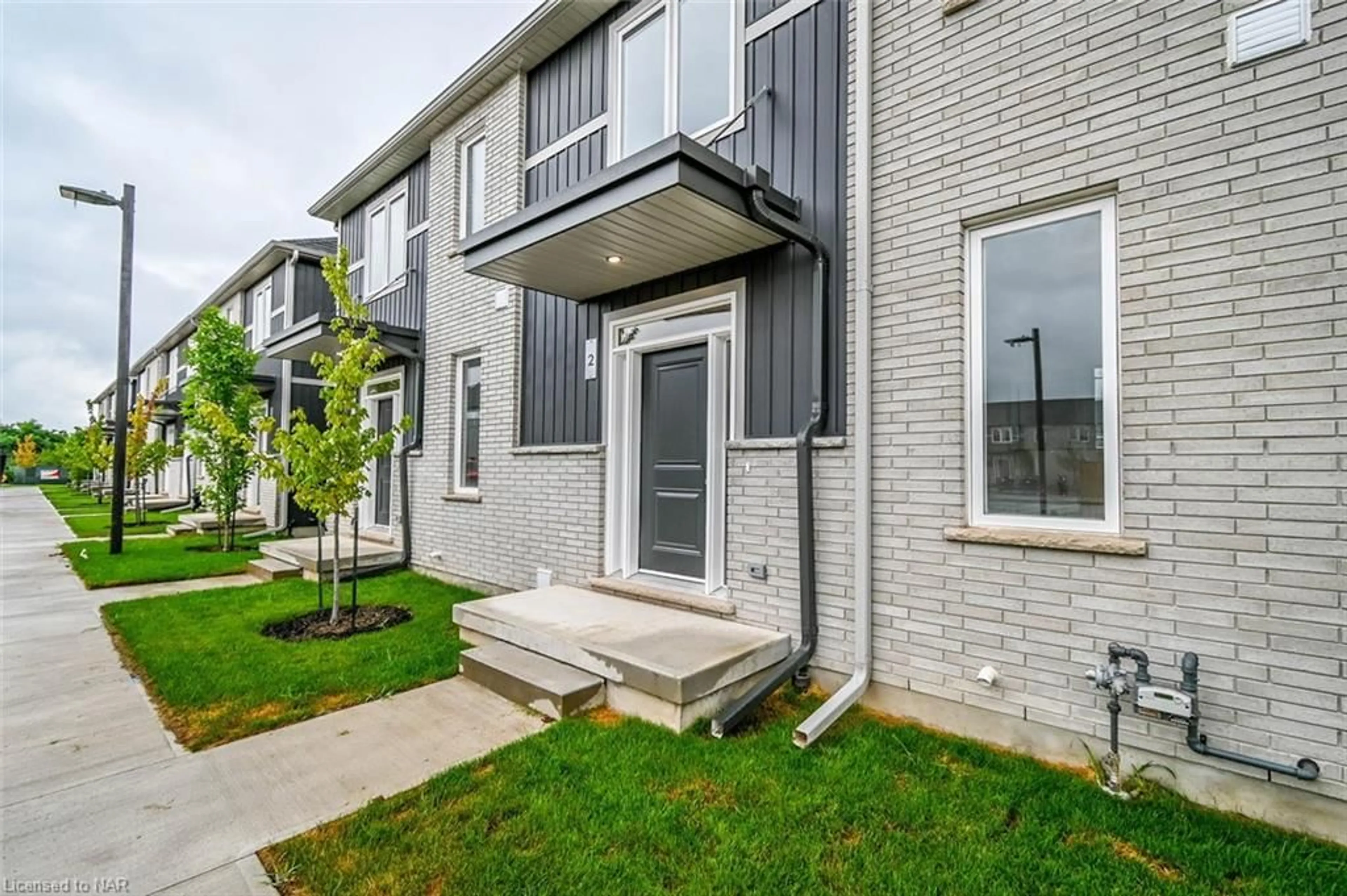 A pic from exterior of the house or condo for 121A Moffatt St #2, St. Catharines Ontario L2P 0E8