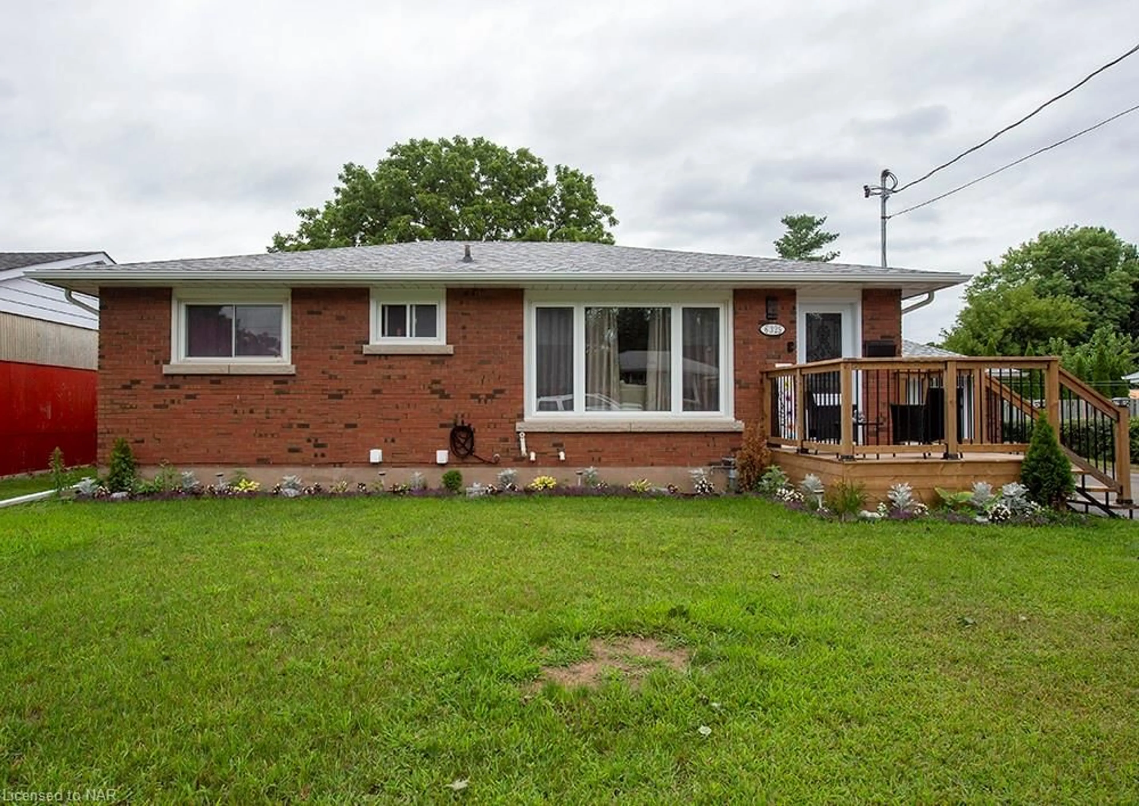 Frontside or backside of a home for 6325 Doreen Dr, Niagara Falls Ontario L2E 5K3