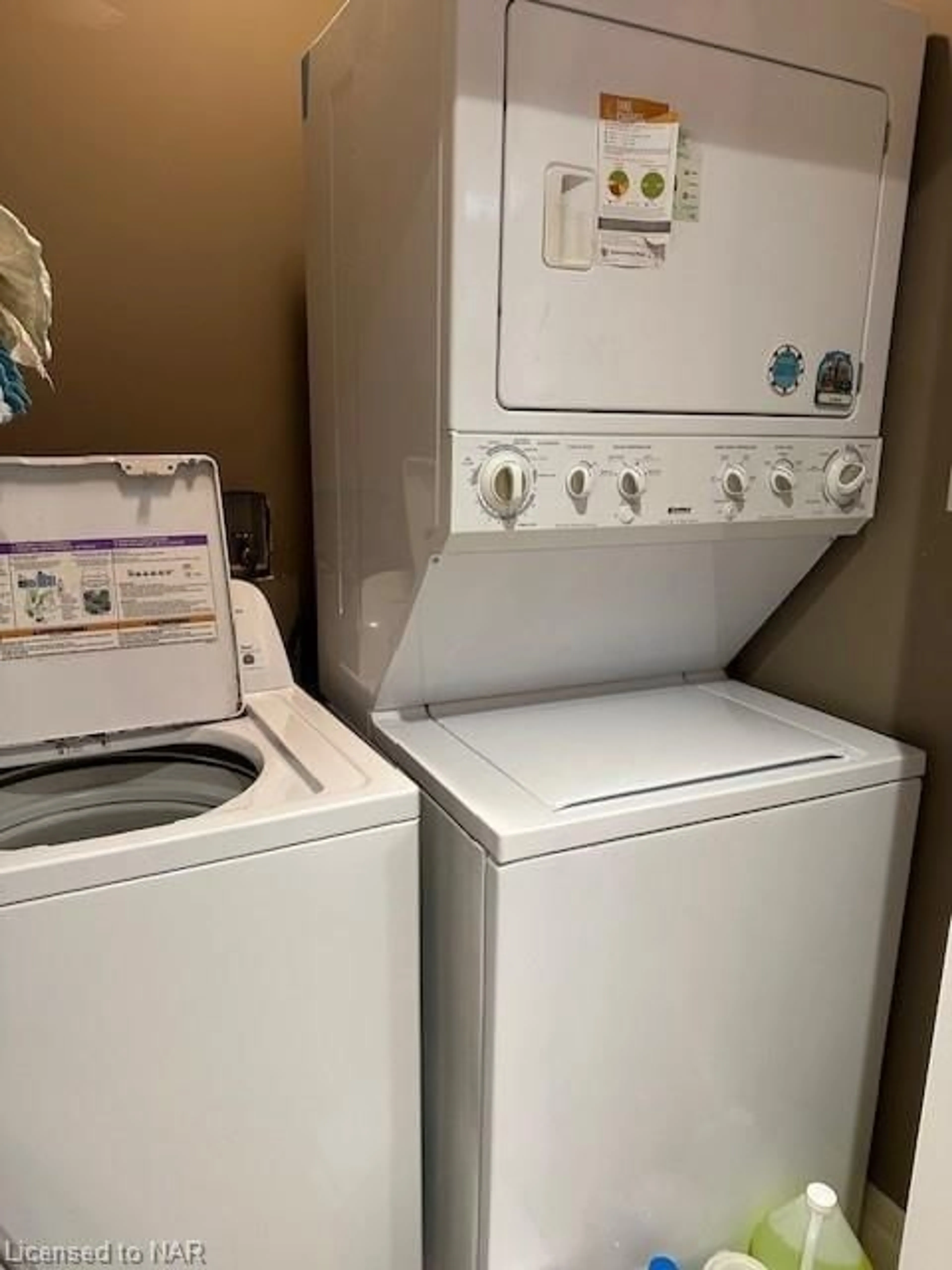 Washer and dryer for 24 Metcalfe St, Thorold Ontario L2V 2Z8