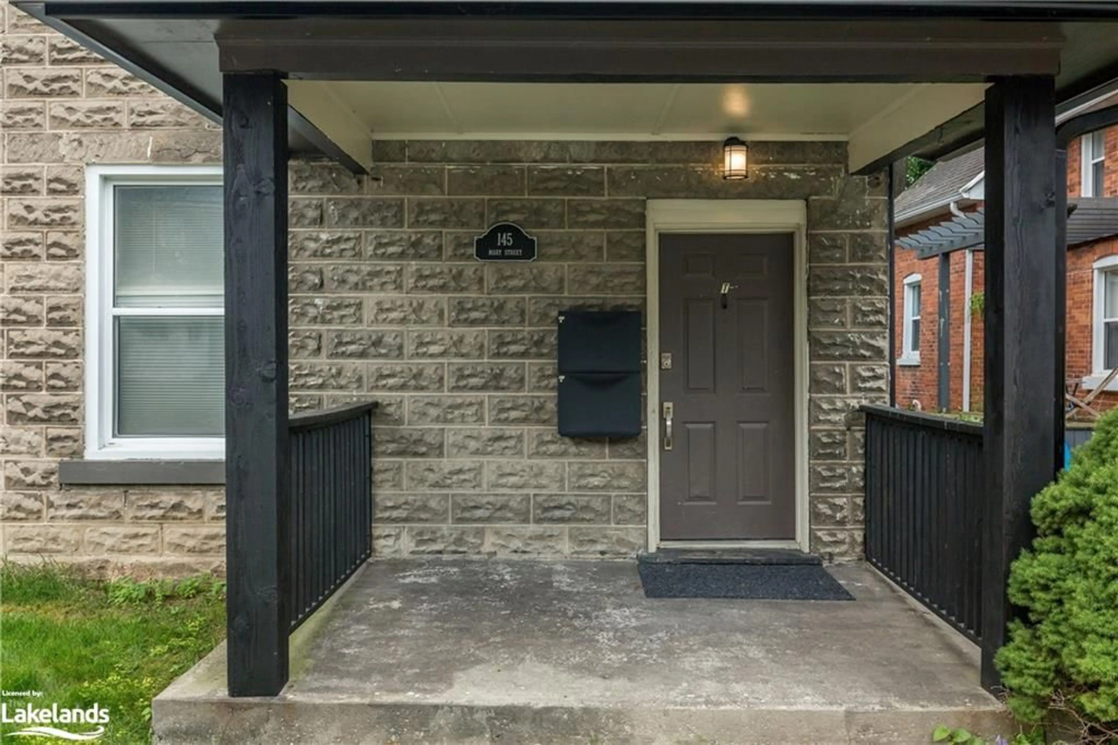 Indoor entryway, cement floor for 145 Mary St, Orillia Ontario L3V 7R7