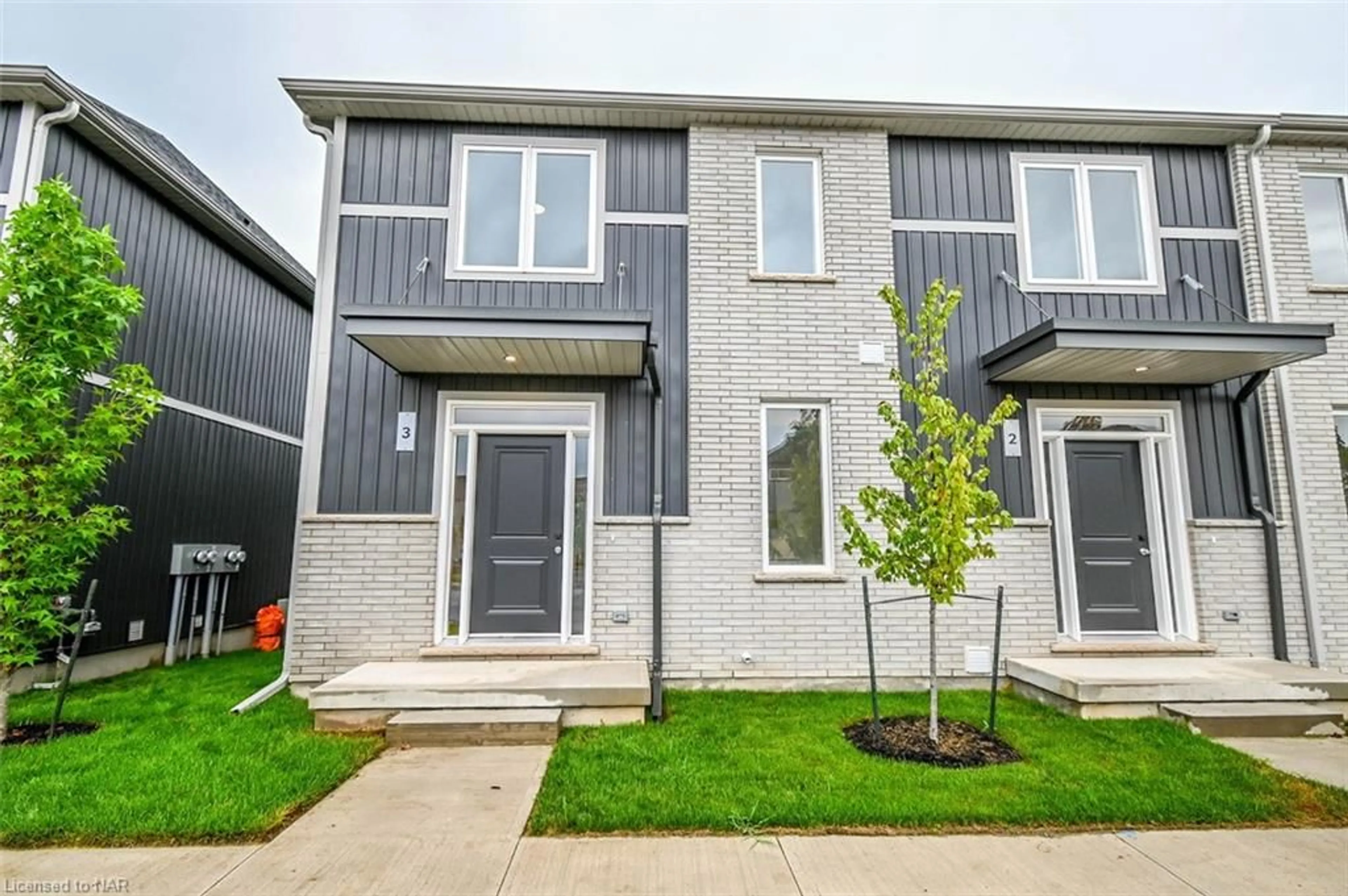 A pic from exterior of the house or condo for 121A Moffatt St #3, St. Catharines Ontario L2P 0G4