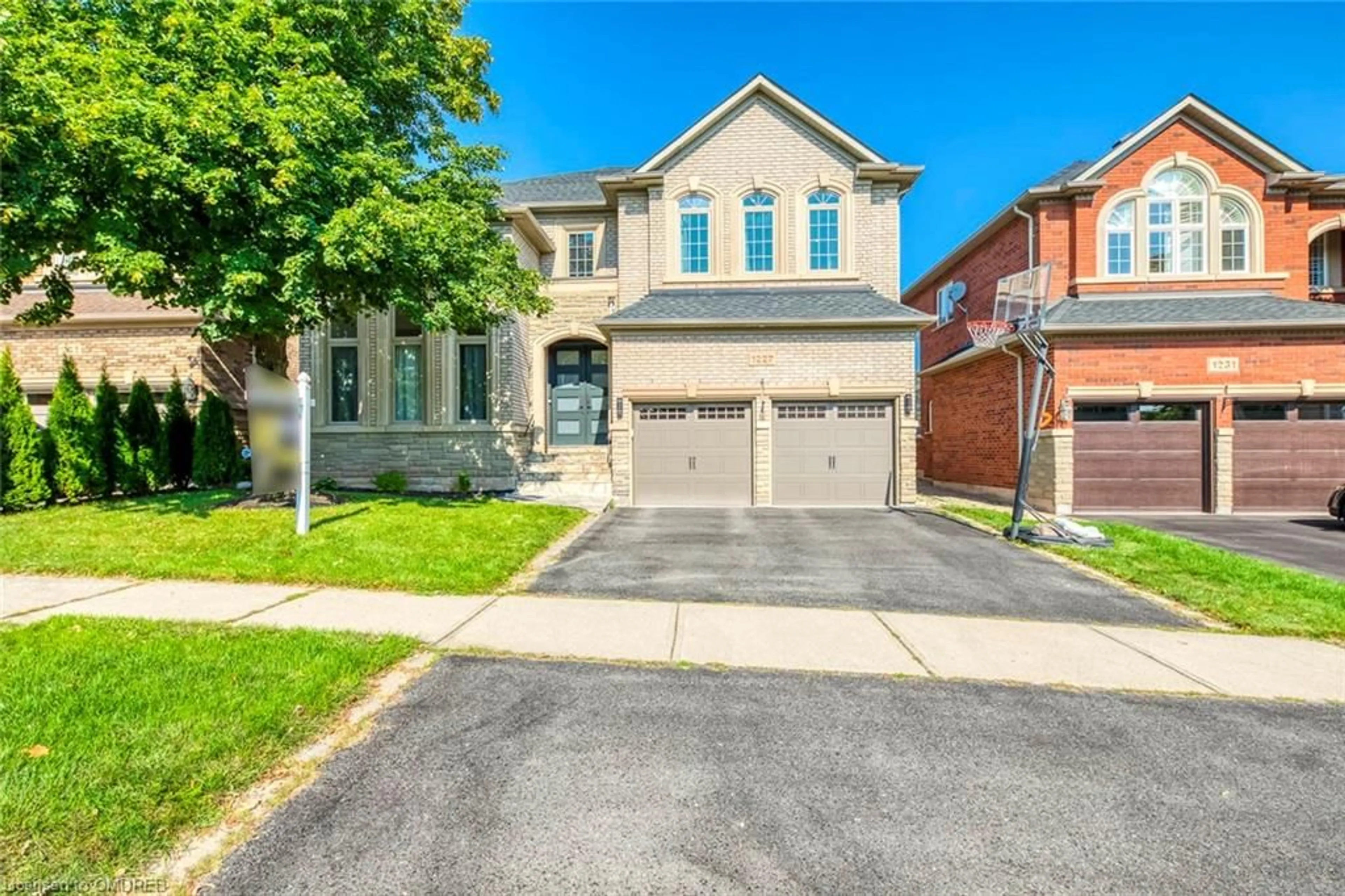 Frontside or backside of a home for 1227 Grace Dr, Oakville Ontario L6H 6W2