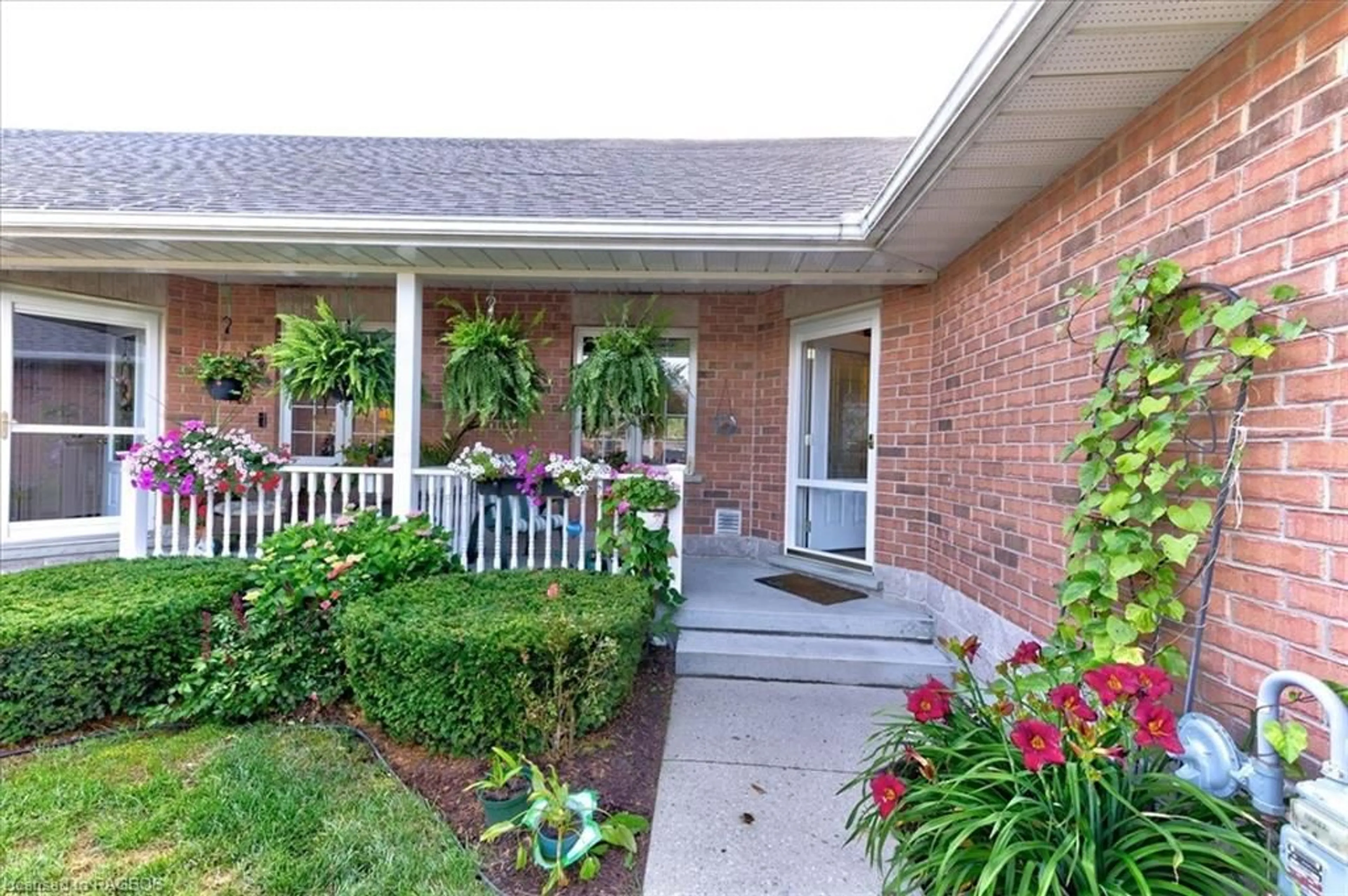 Patio, cottage for 123 Church St #3, Mount Forest Ontario N0G 2L2