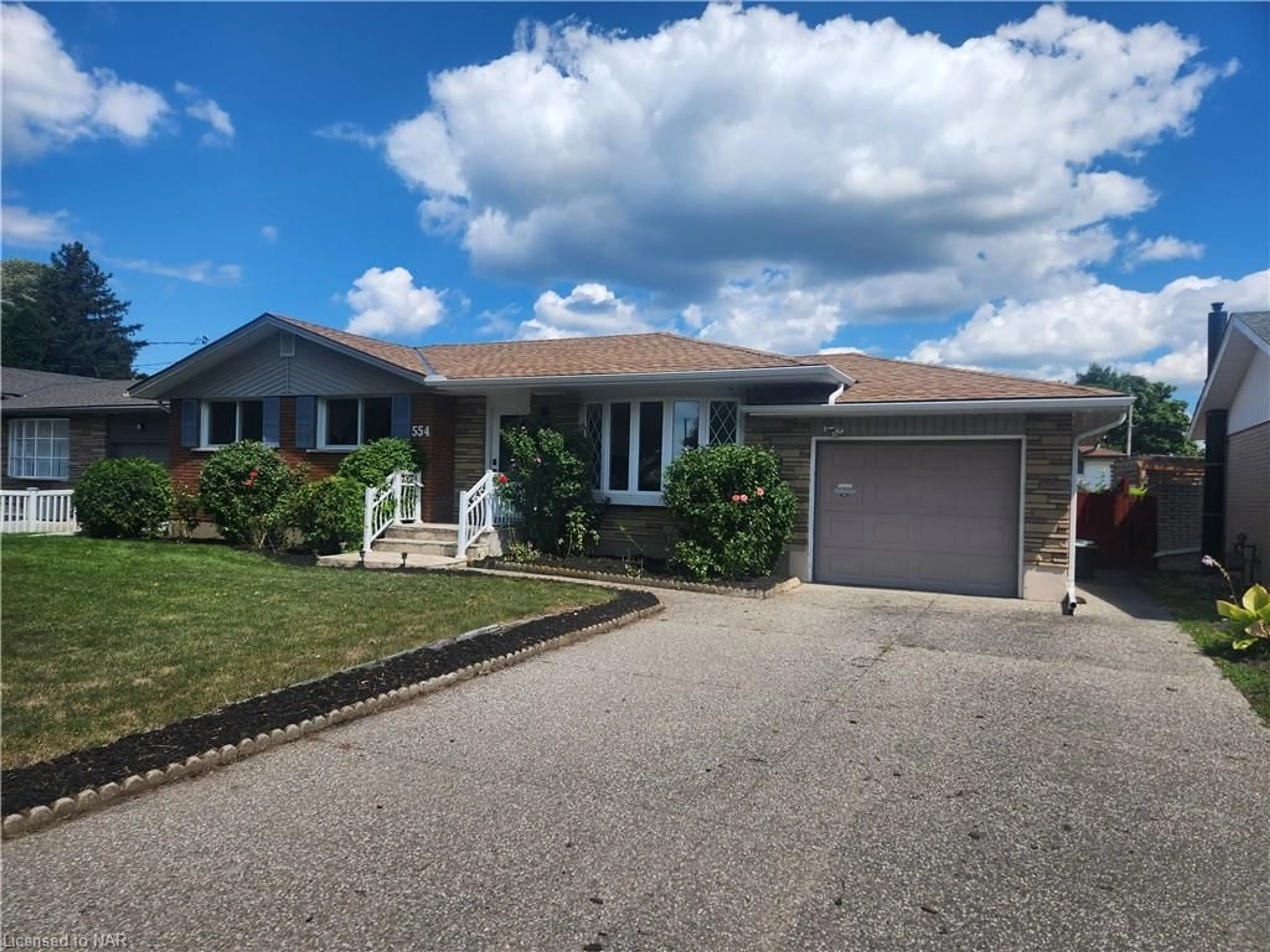 Frontside or backside of a home, the street view for 554 Lake St, St. Catharines Ontario L2N 4H9