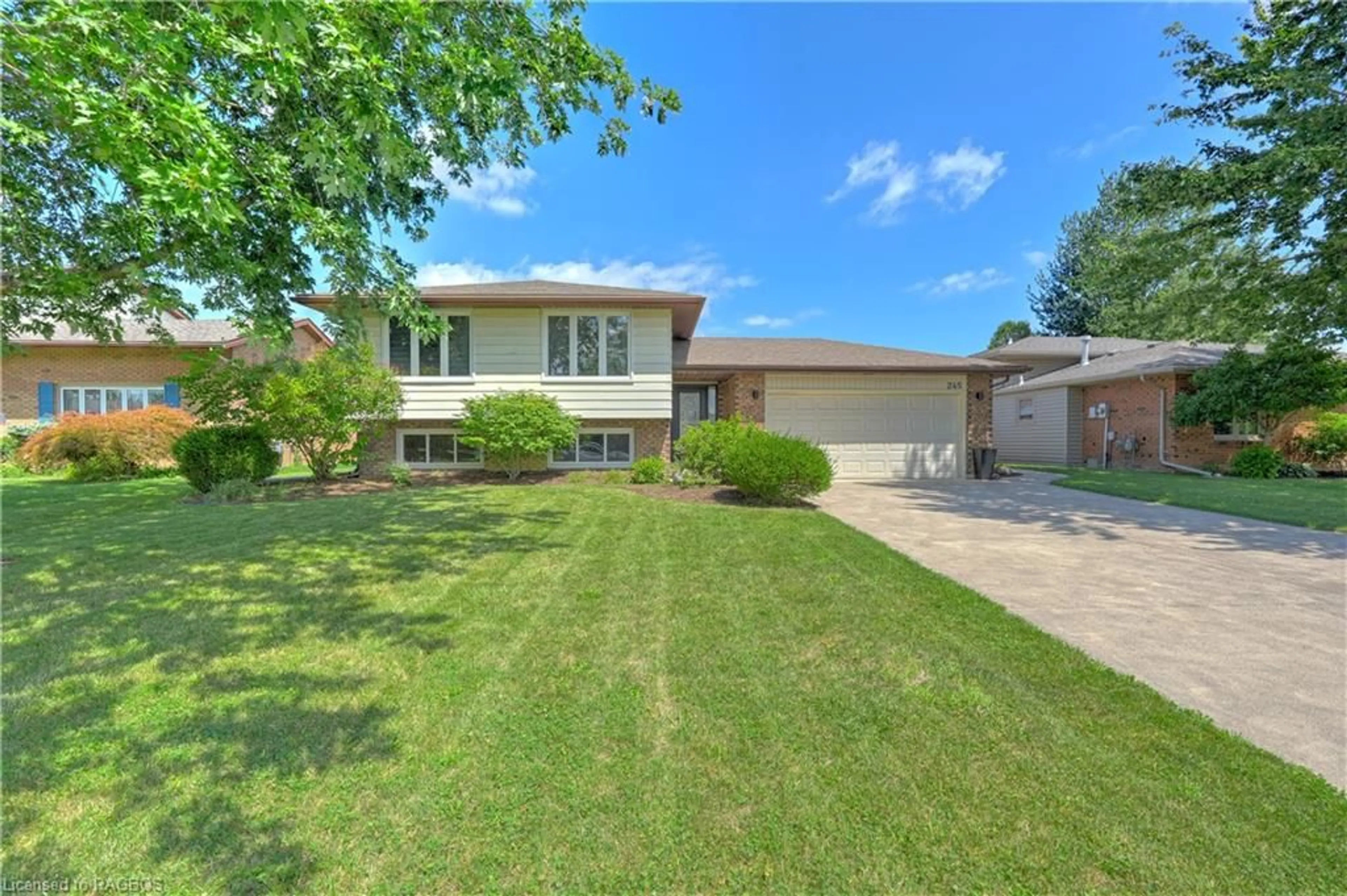 Frontside or backside of a home for 245 George Cres, Belle River Ontario N0R 1A0