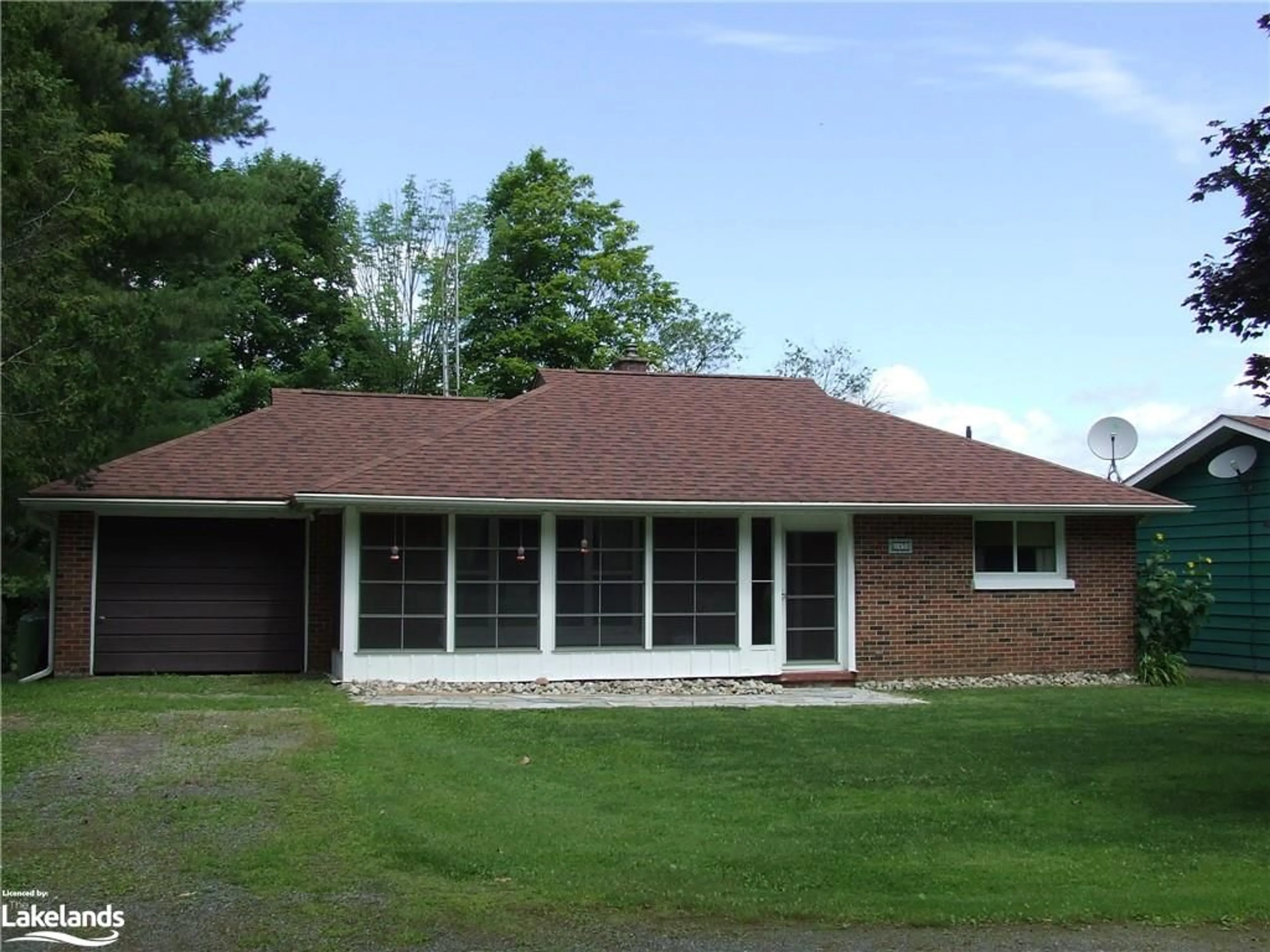 Frontside or backside of a home, the front or back of building for 1670 Windermere Rd, Utterson Ontario P0B 1M0