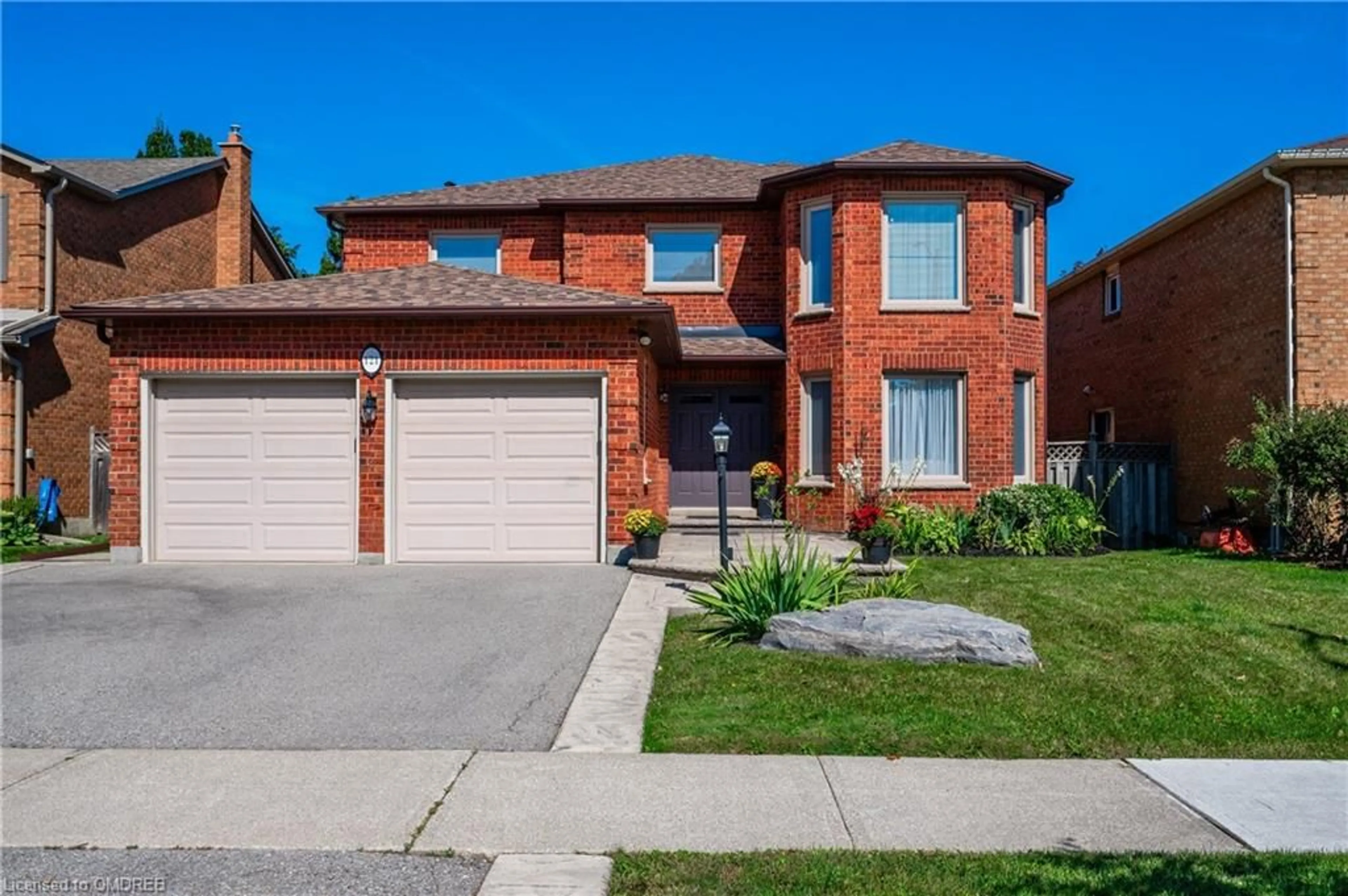 Frontside or backside of a home for 121 Braidwood Lake Rd, Brampton Ontario L6Z 4L4