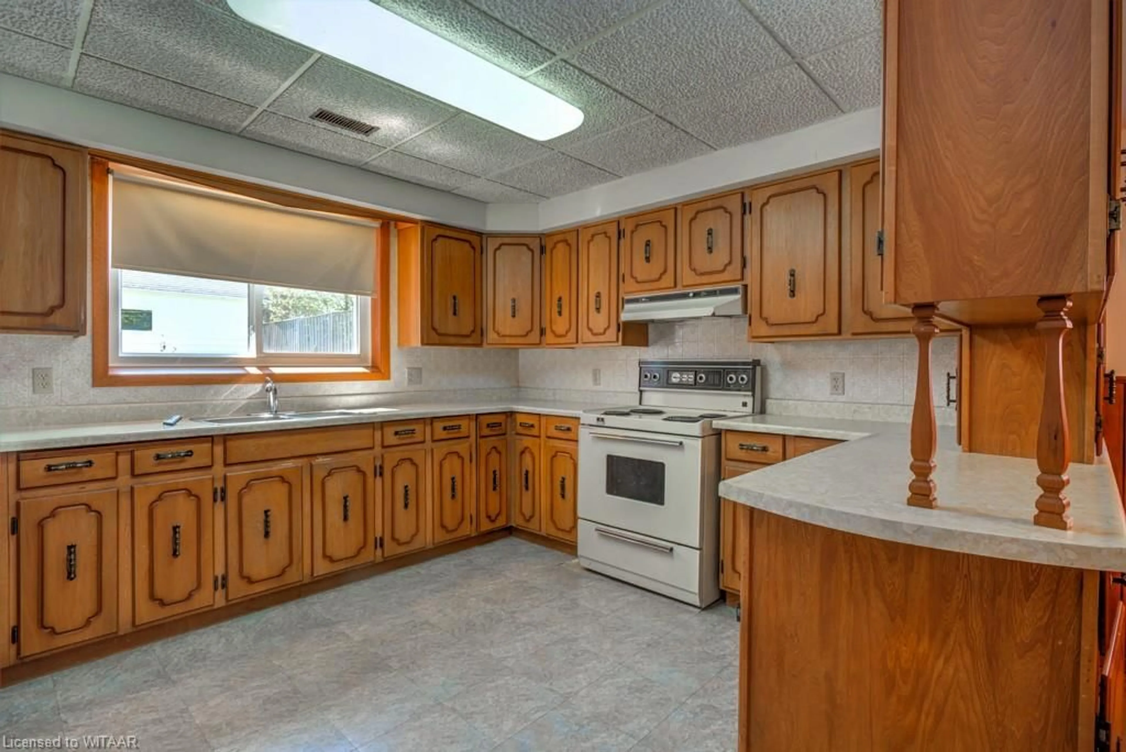 Standard kitchen, unknown floor, cottage for 57 Baldwin St, Tillsonburg Ontario N4G 2K4