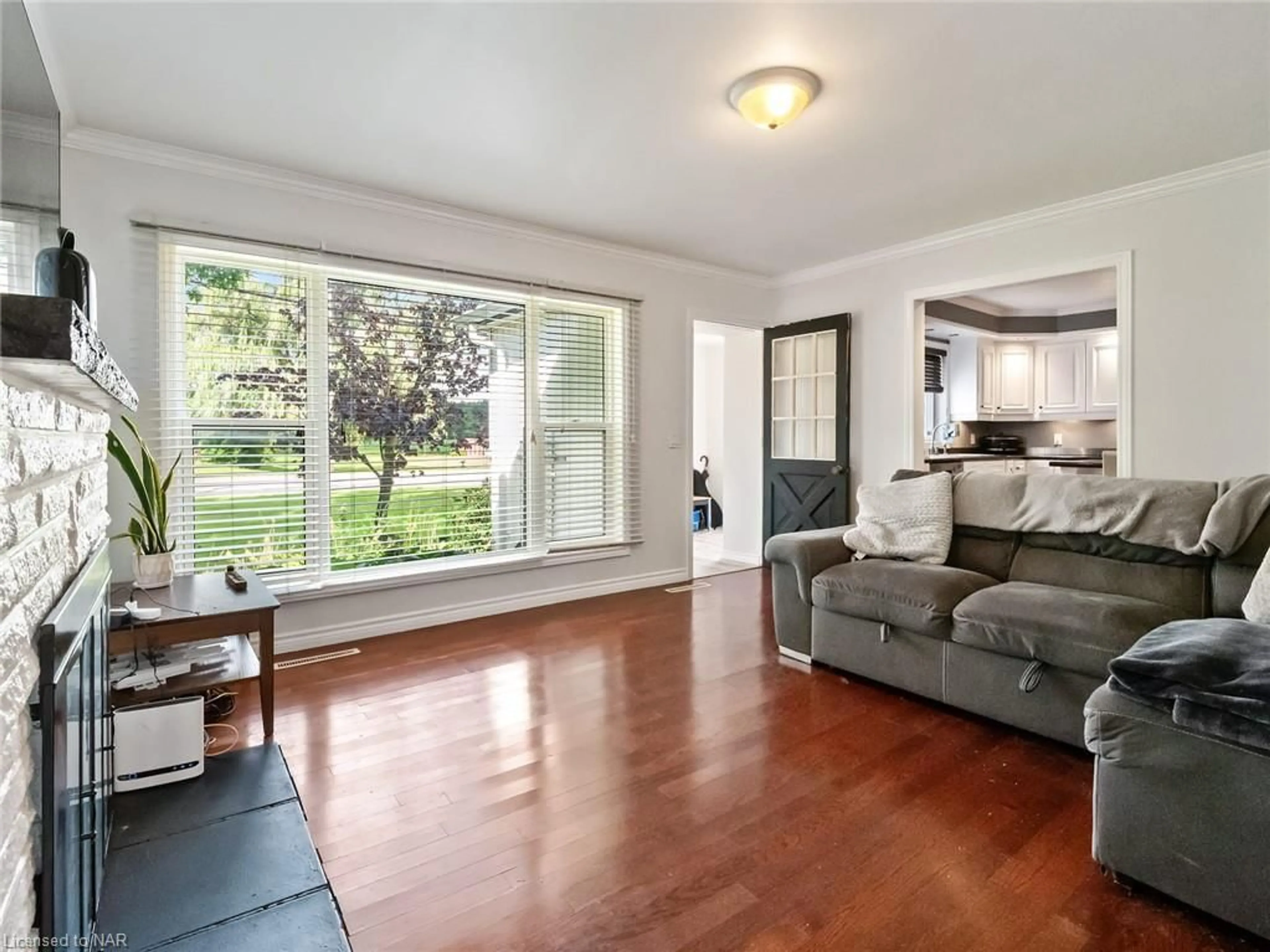 A pic of a room, wood floors for 2206 Stevensville Rd, Stevensville Ontario L0S 1S0