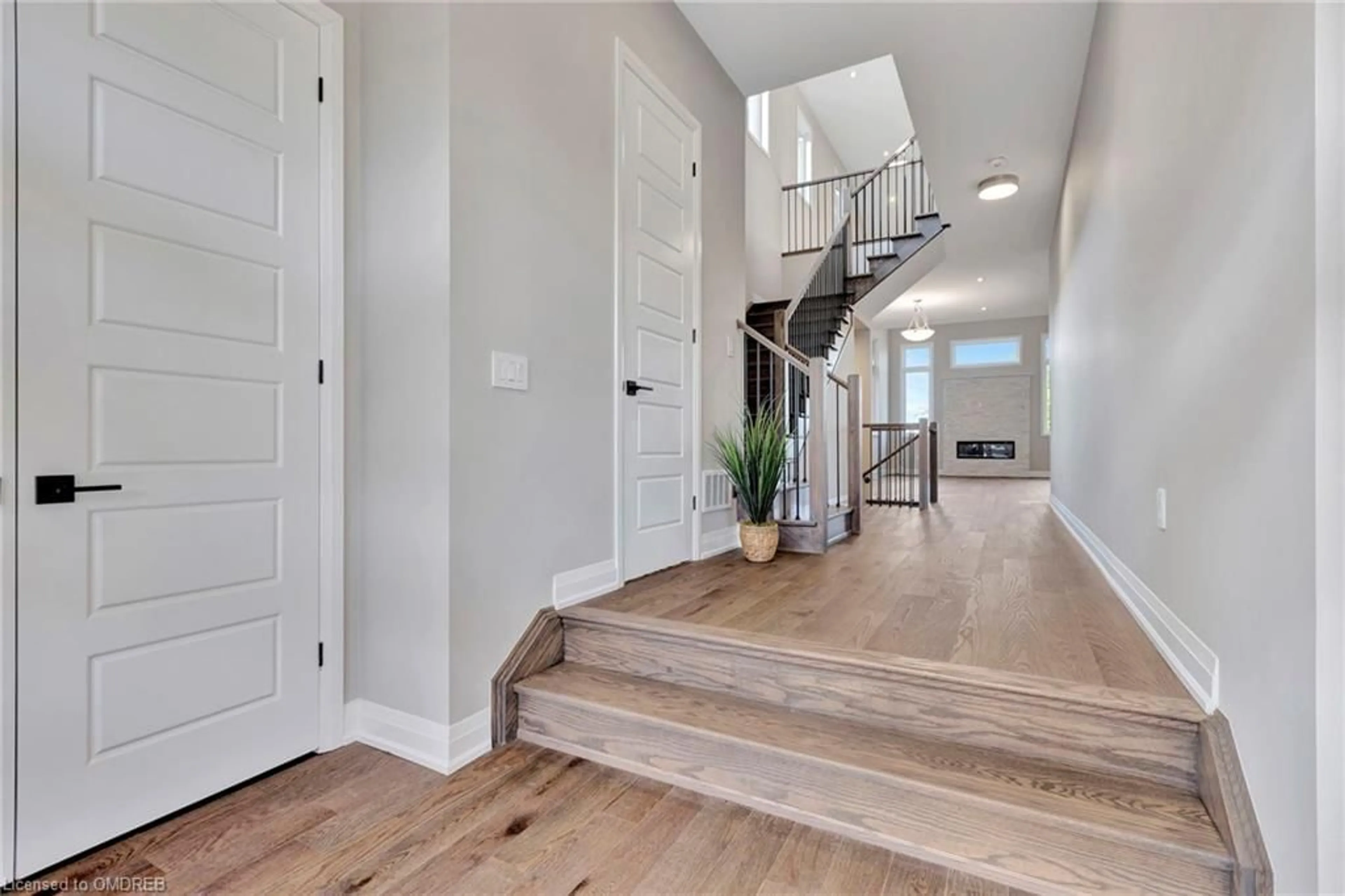 Indoor entryway, wood floors for 3307 Harasym Trail, Oakville Ontario L6M 5N6