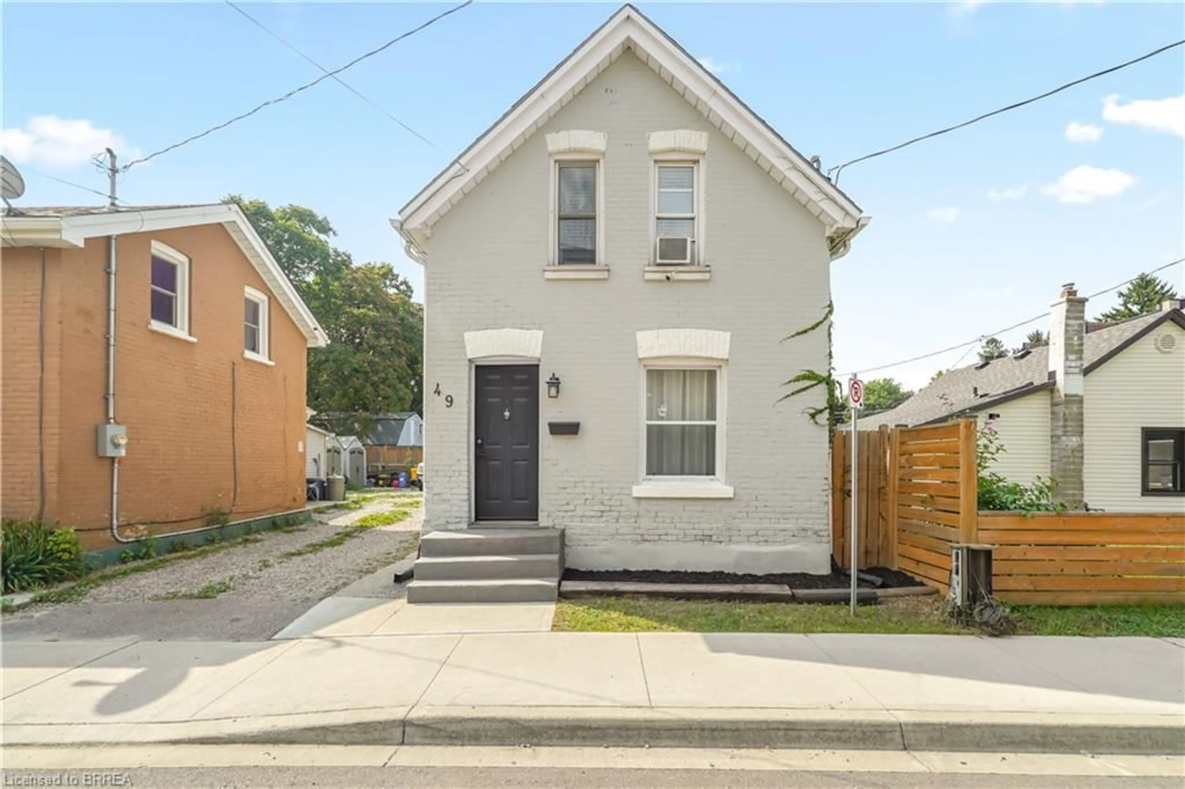 Frontside or backside of a home, the street view for 49 Jarvis St, Brantford Ontario N3T 4A9