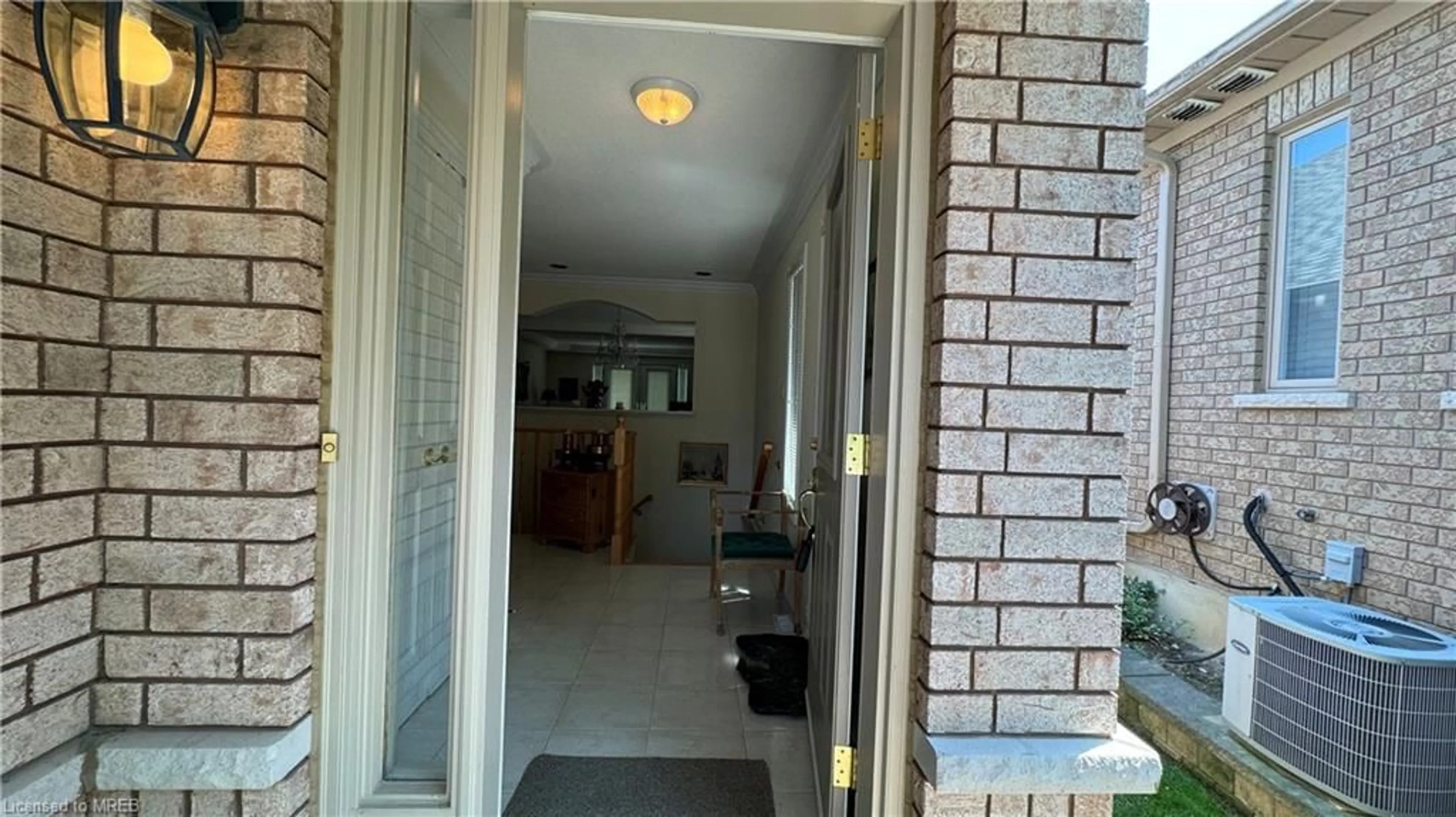 Indoor foyer, unknown floor for 13 Montebello Terr, Alliston Ontario L9R 2H4