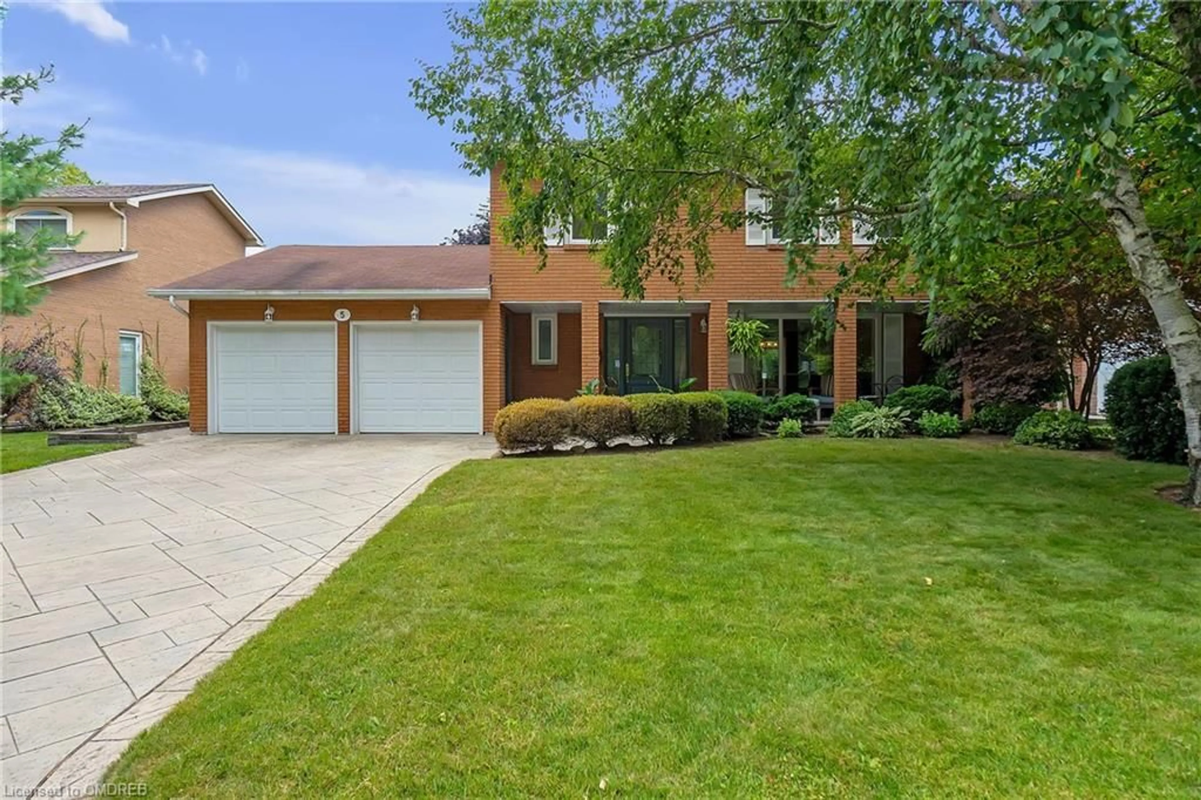 Home with brick exterior material for 5 Arkendo Dr, Oakville Ontario L6J 5T8