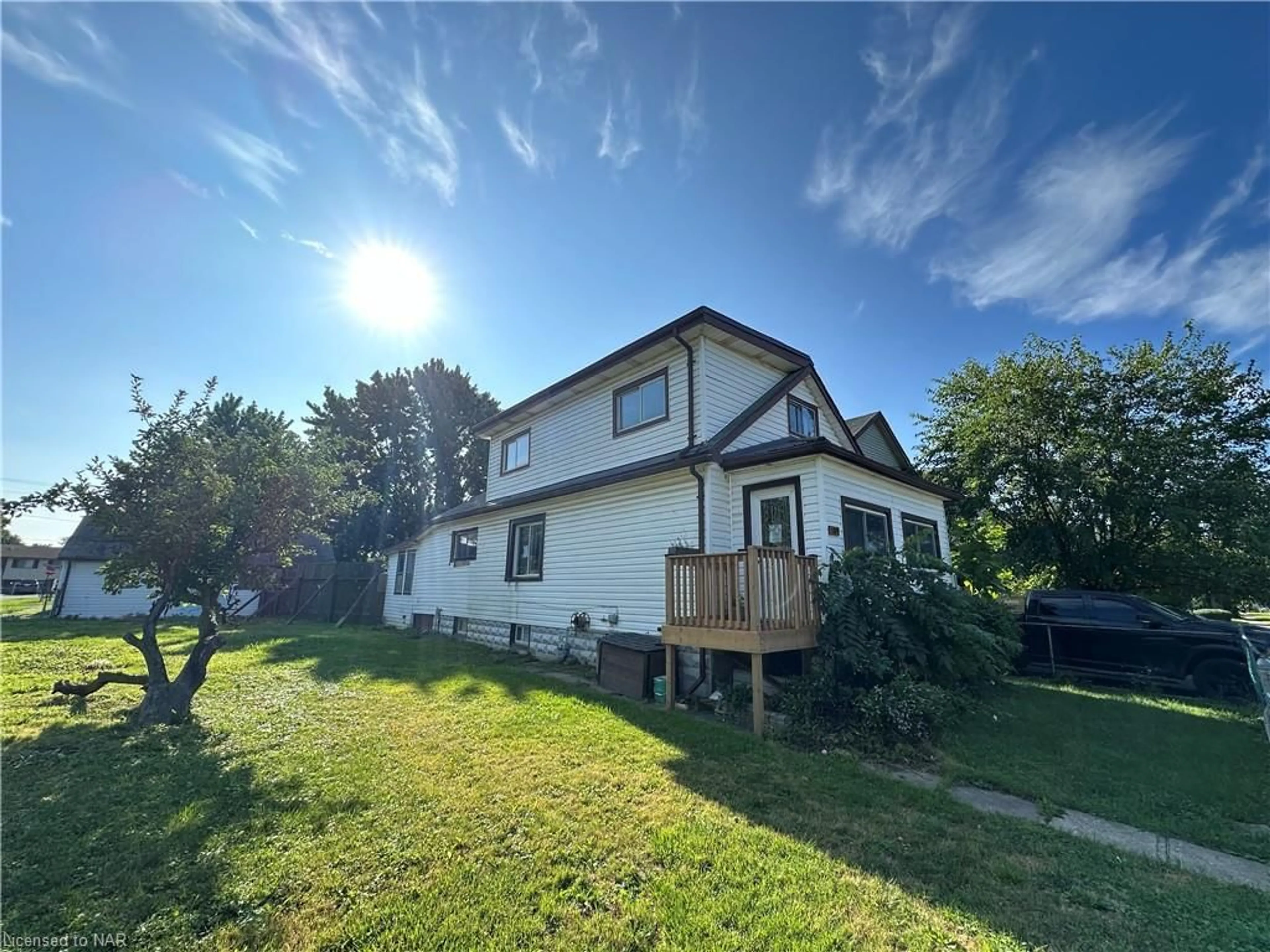 Frontside or backside of a home, cottage for 109 Alberta St, Welland Ontario L3B 2V9