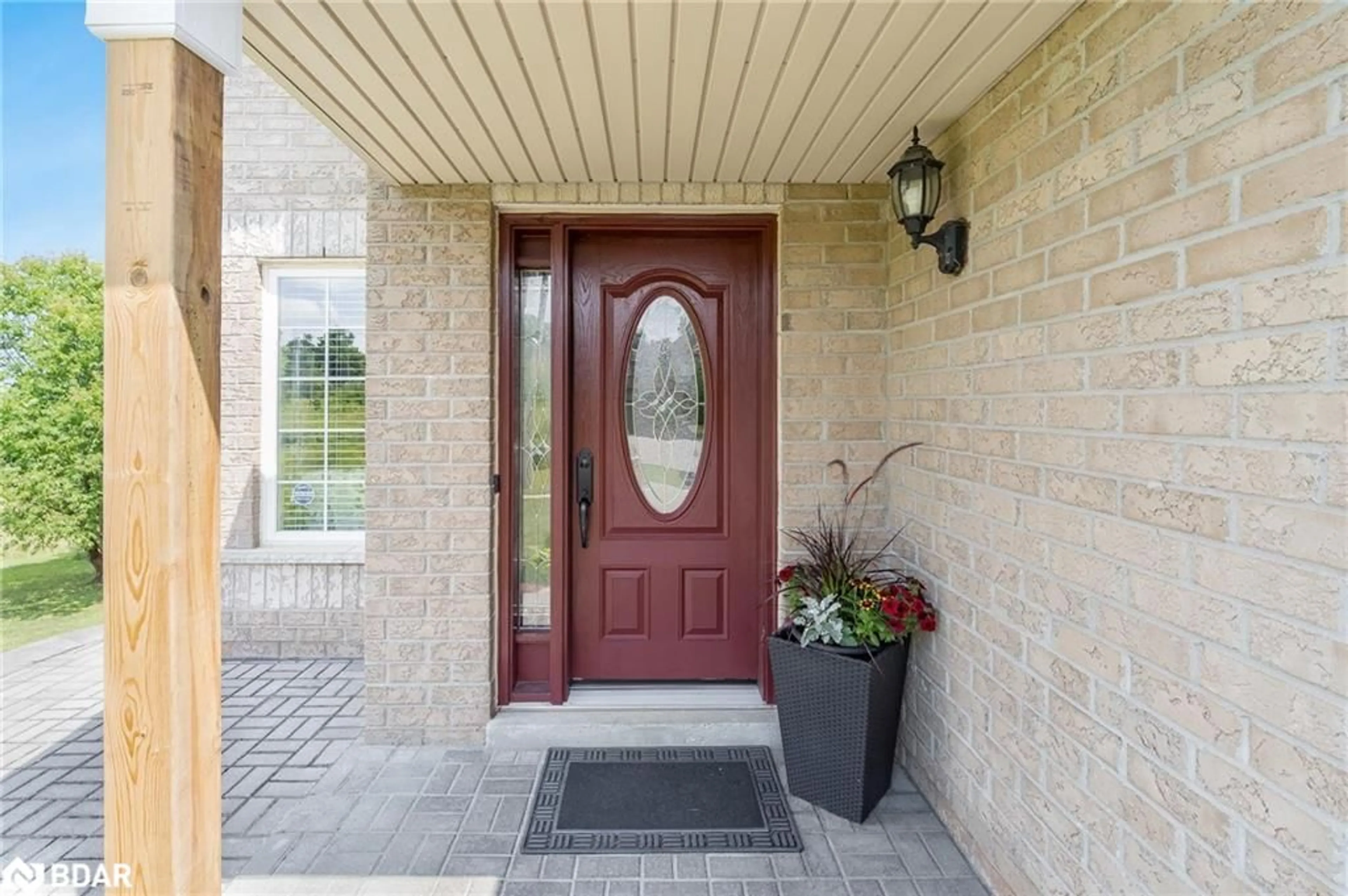 Indoor entryway for 21 Duval Dr, Barrie Ontario L4M 6V2