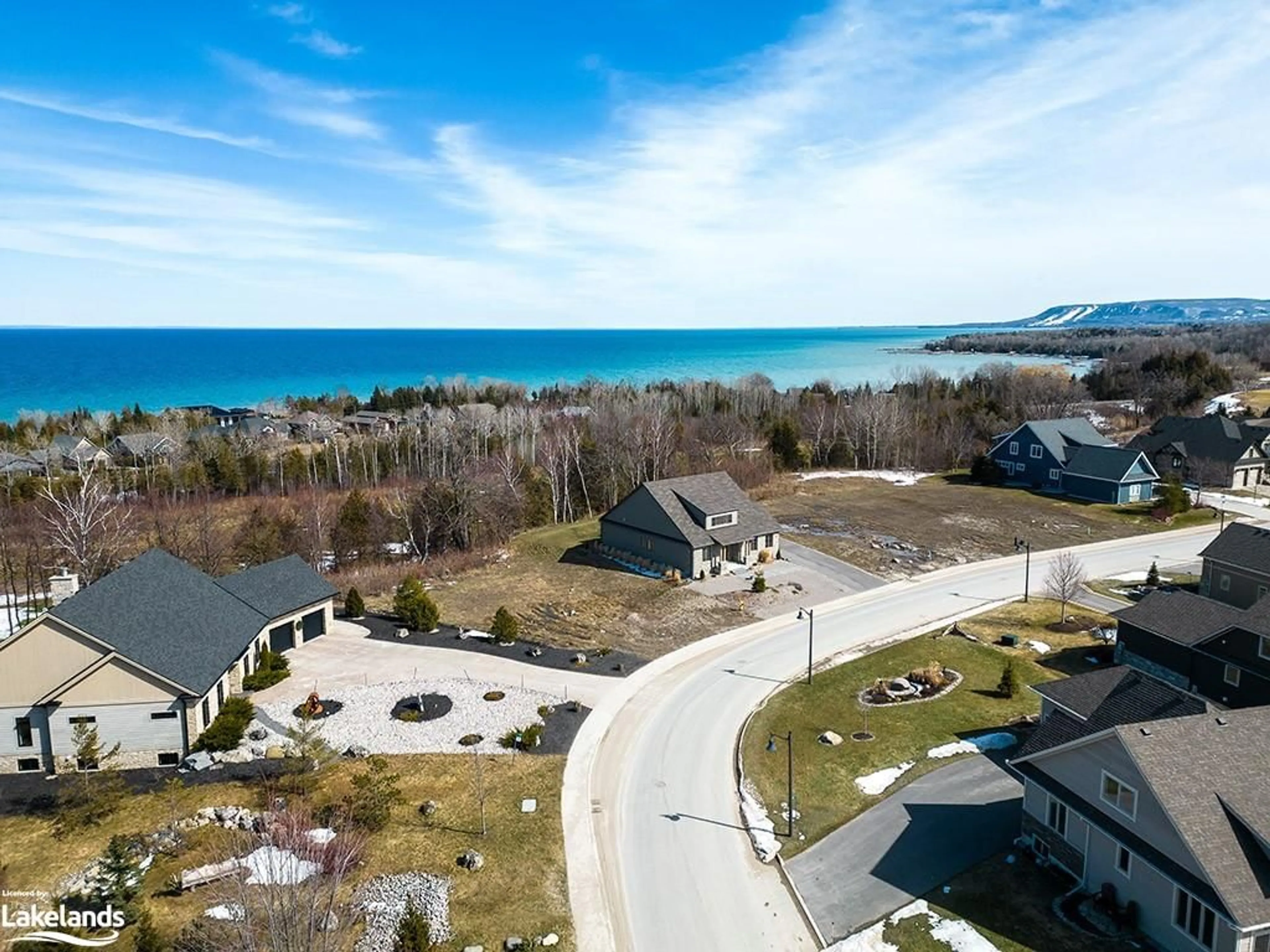 A pic from exterior of the house or condo, the street view for 131 West Ridge Dr, The Blue Mountains Ontario N0H 2P0