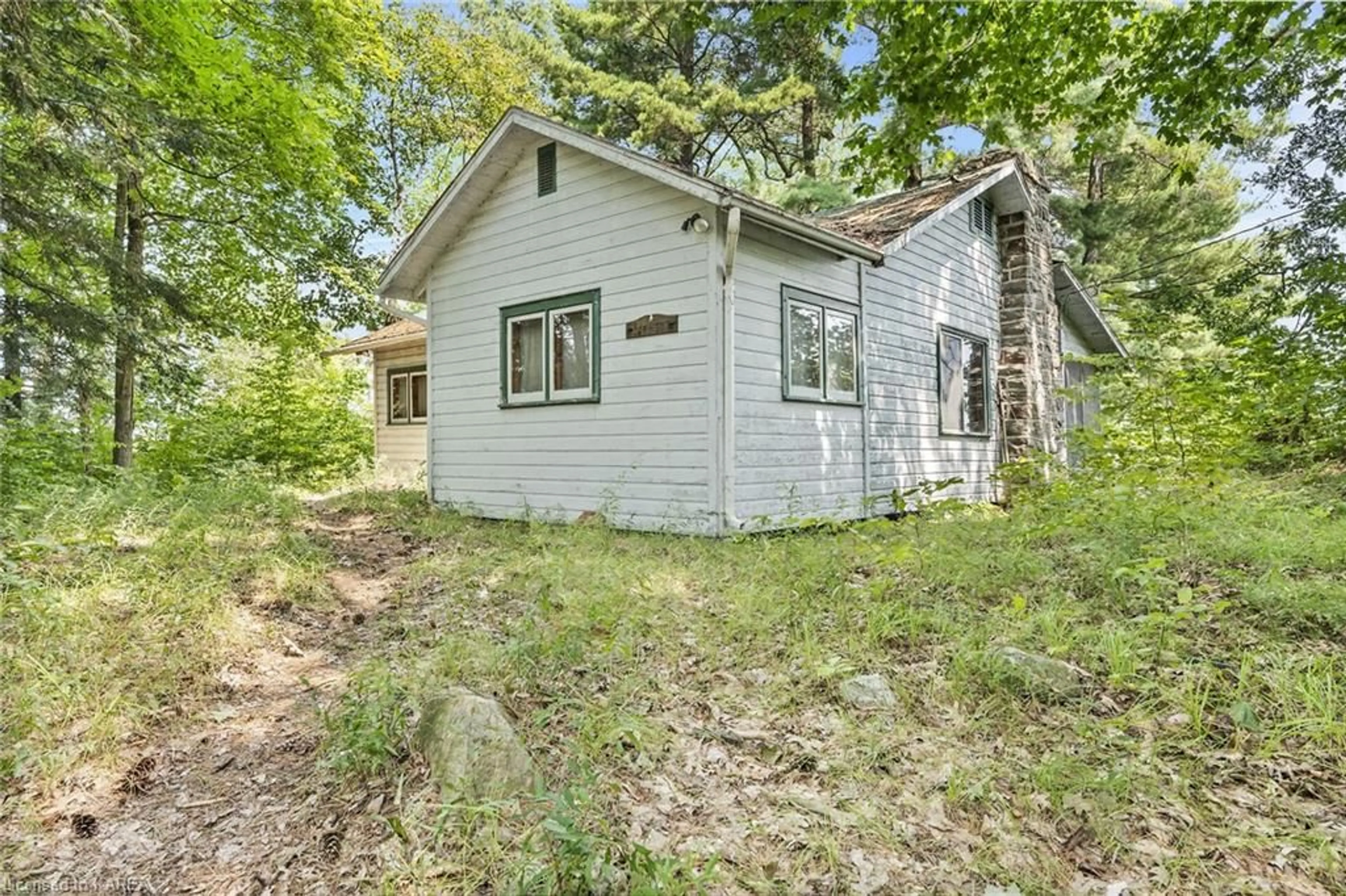 Cottage for 1326 Ridge Lane, Seeleys Bay Ontario K0H 2N0