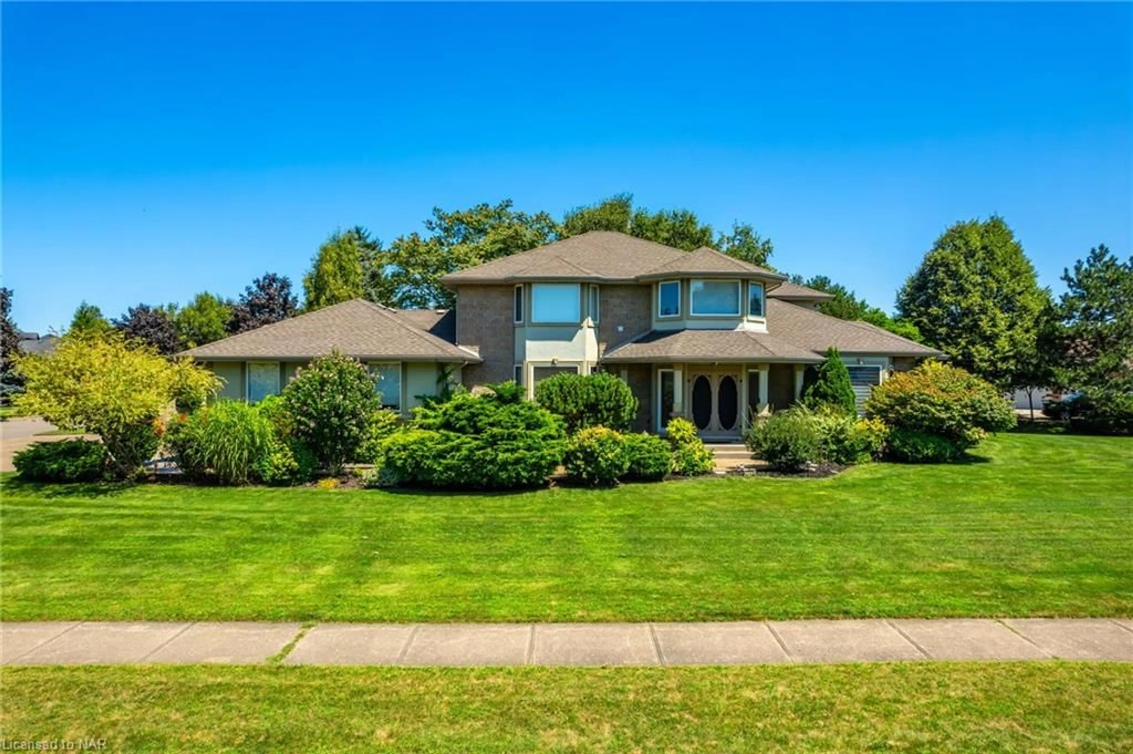 Frontside or backside of a home, the street view for 7775 St. Augustine Cres, Niagara Falls Ontario L2H 2X3