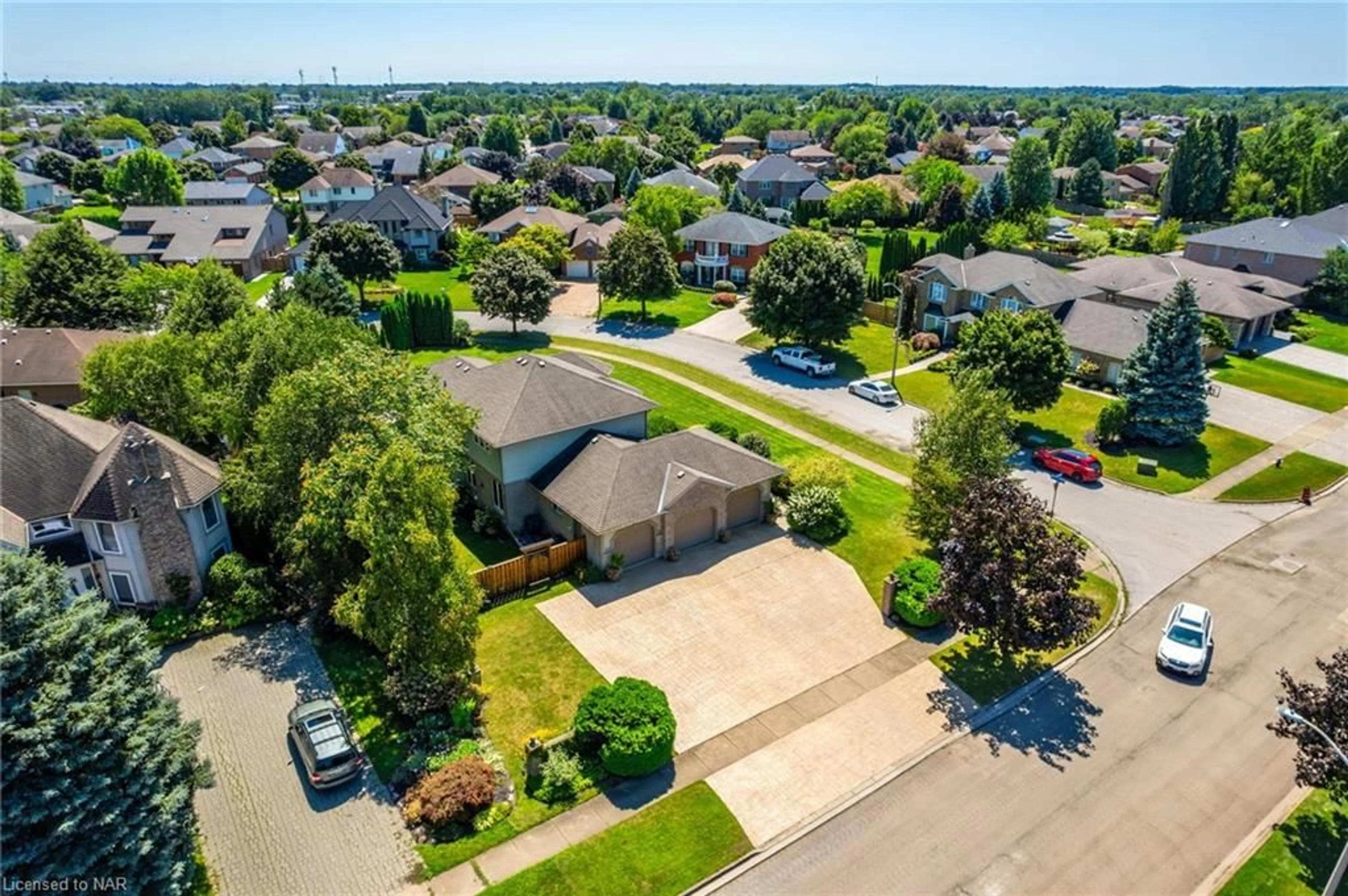 Frontside or backside of a home, the street view for 7775 St. Augustine Cres, Niagara Falls Ontario L2H 2X3