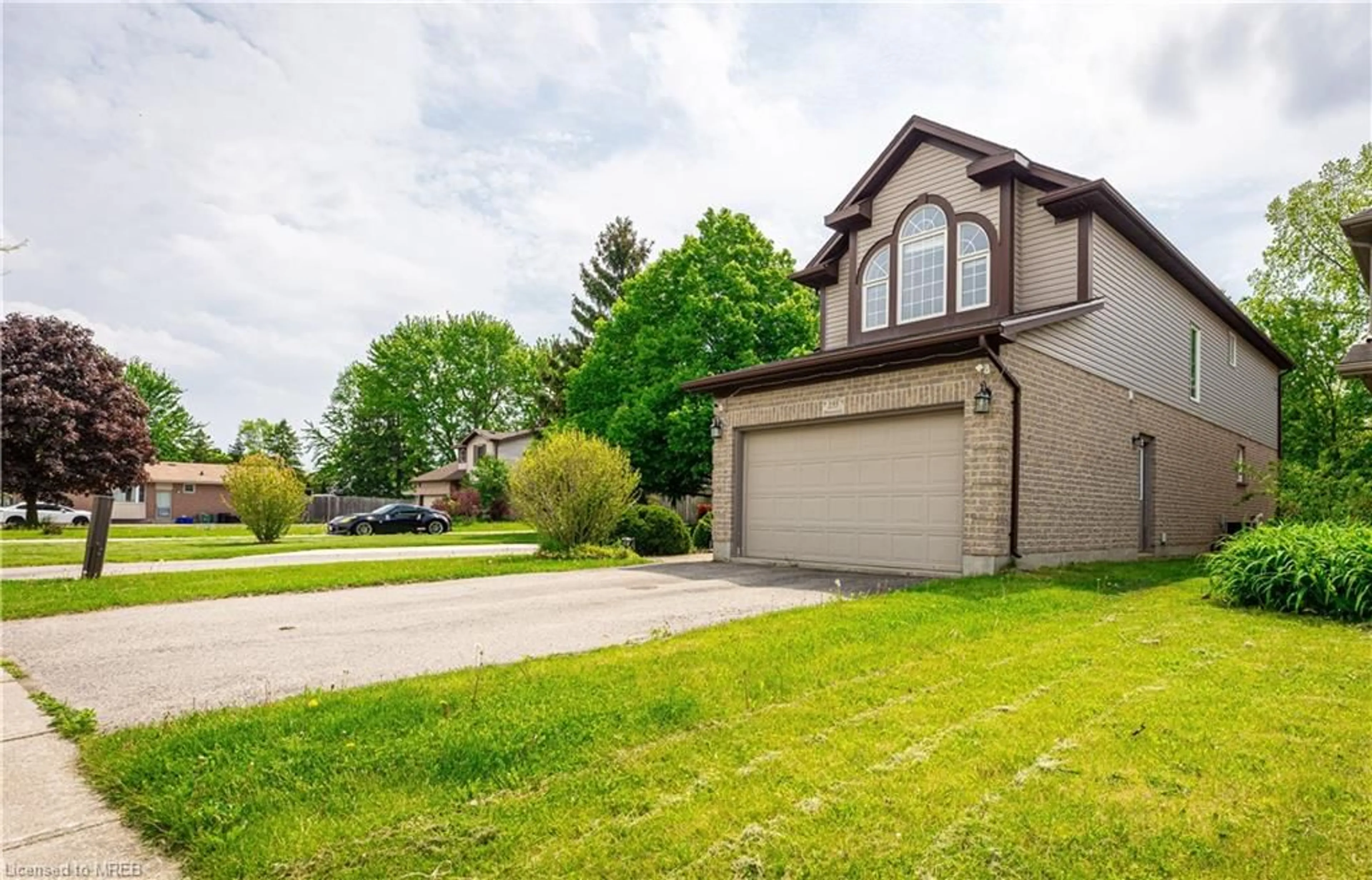 Frontside or backside of a home for 195 Brunswick Ave, London Ontario N6G 3K6