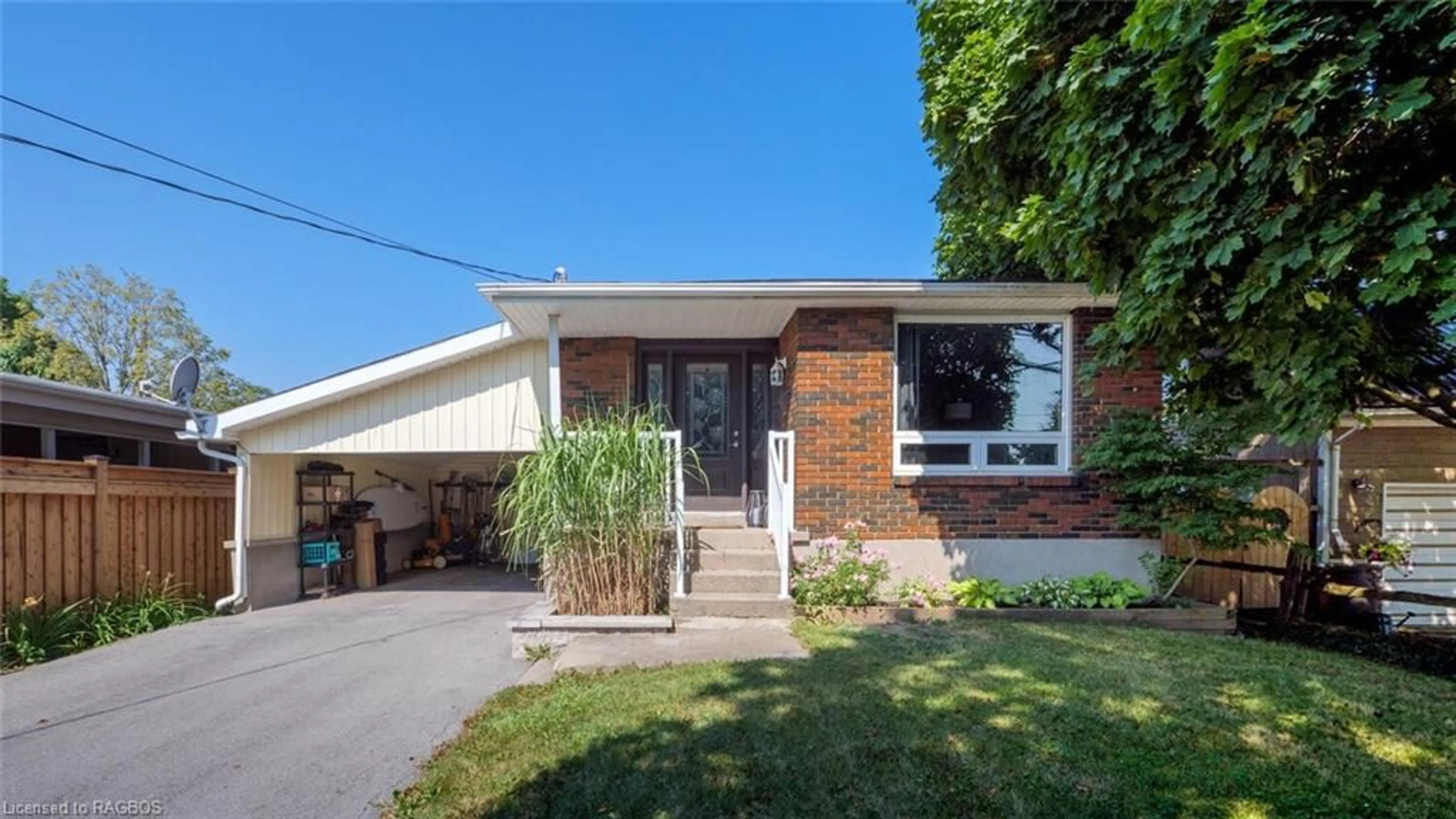 Frontside or backside of a home, cottage for 2086 8th Ave E, Owen Sound Ontario N4K 3C6