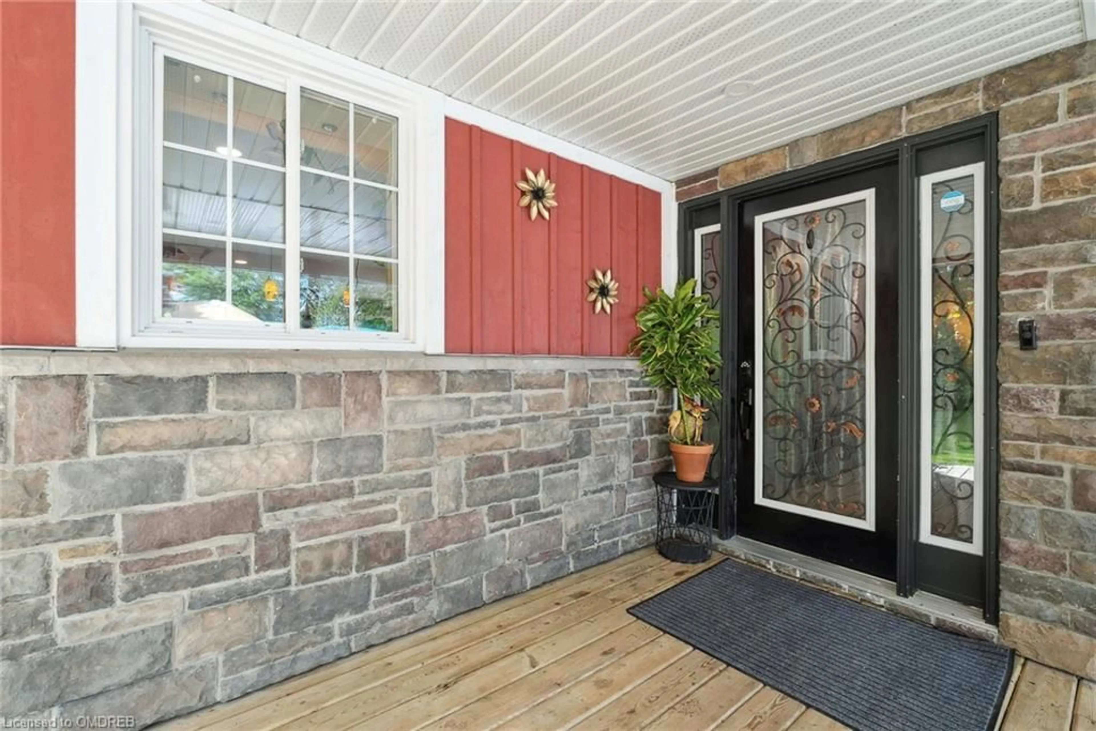 Indoor entryway, wood floors for 430 Murray Rd, Penetanguishene Ontario L9M 2H8