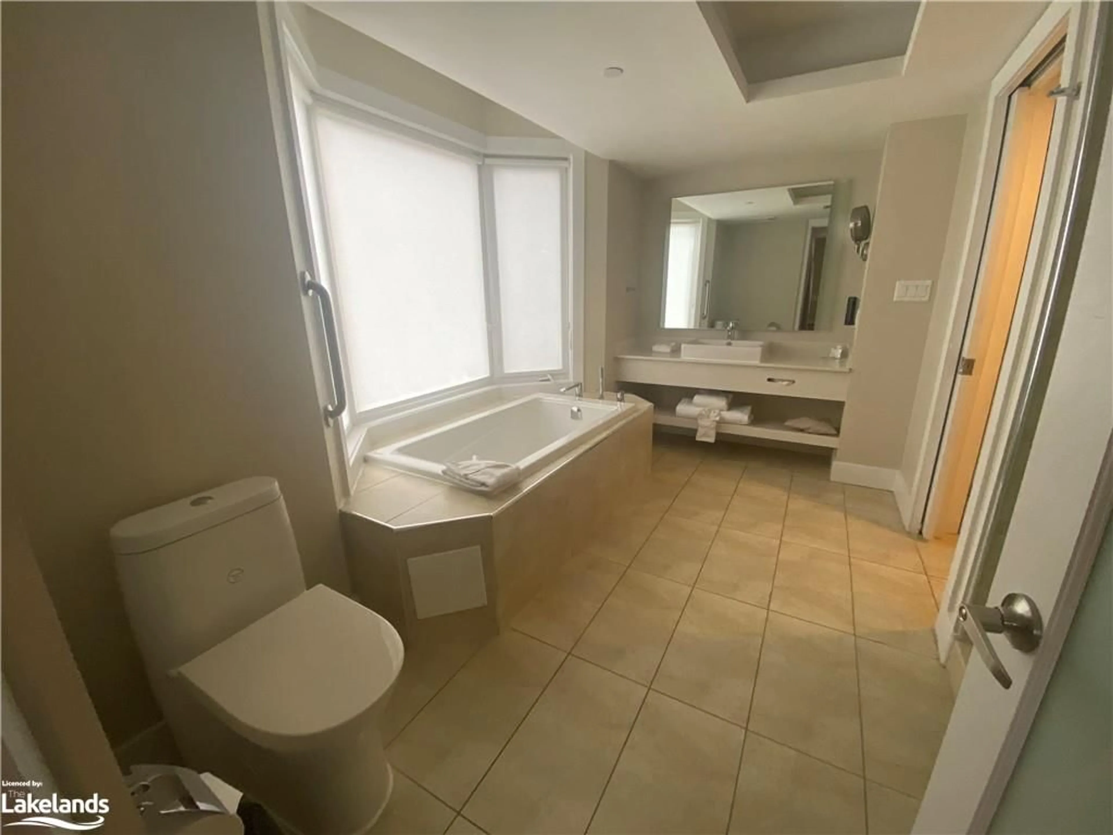 Bathroom for 9 Harbour St #6101-6103, Collingwood Ontario L9Y 5C5