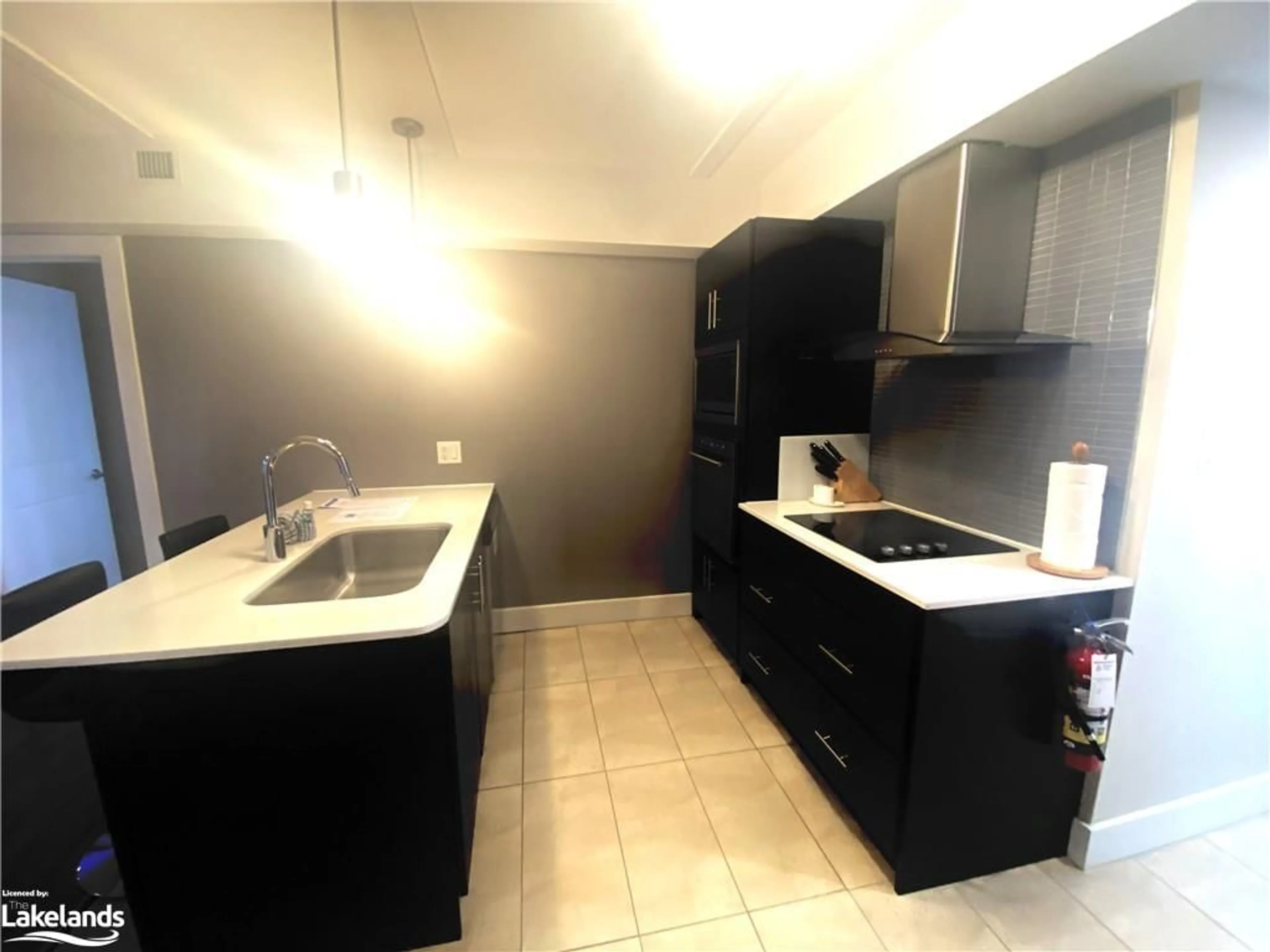 Kitchen, not visible floor, cottage for 9 Harbour St #6101-6103, Collingwood Ontario L9Y 5C5