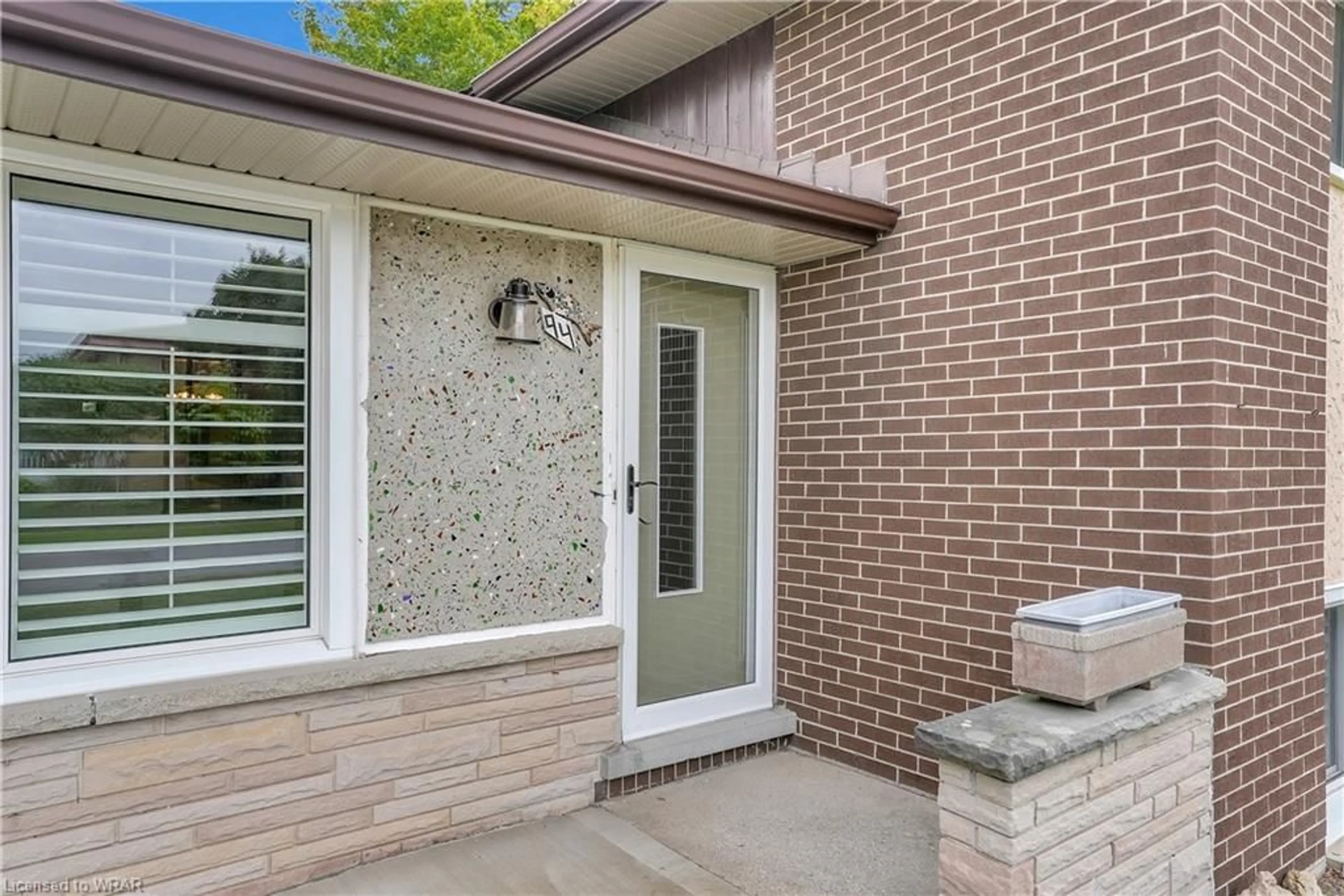 Home with brick exterior material for 94 Harold Ave, Kitchener Ontario N2A 2H8