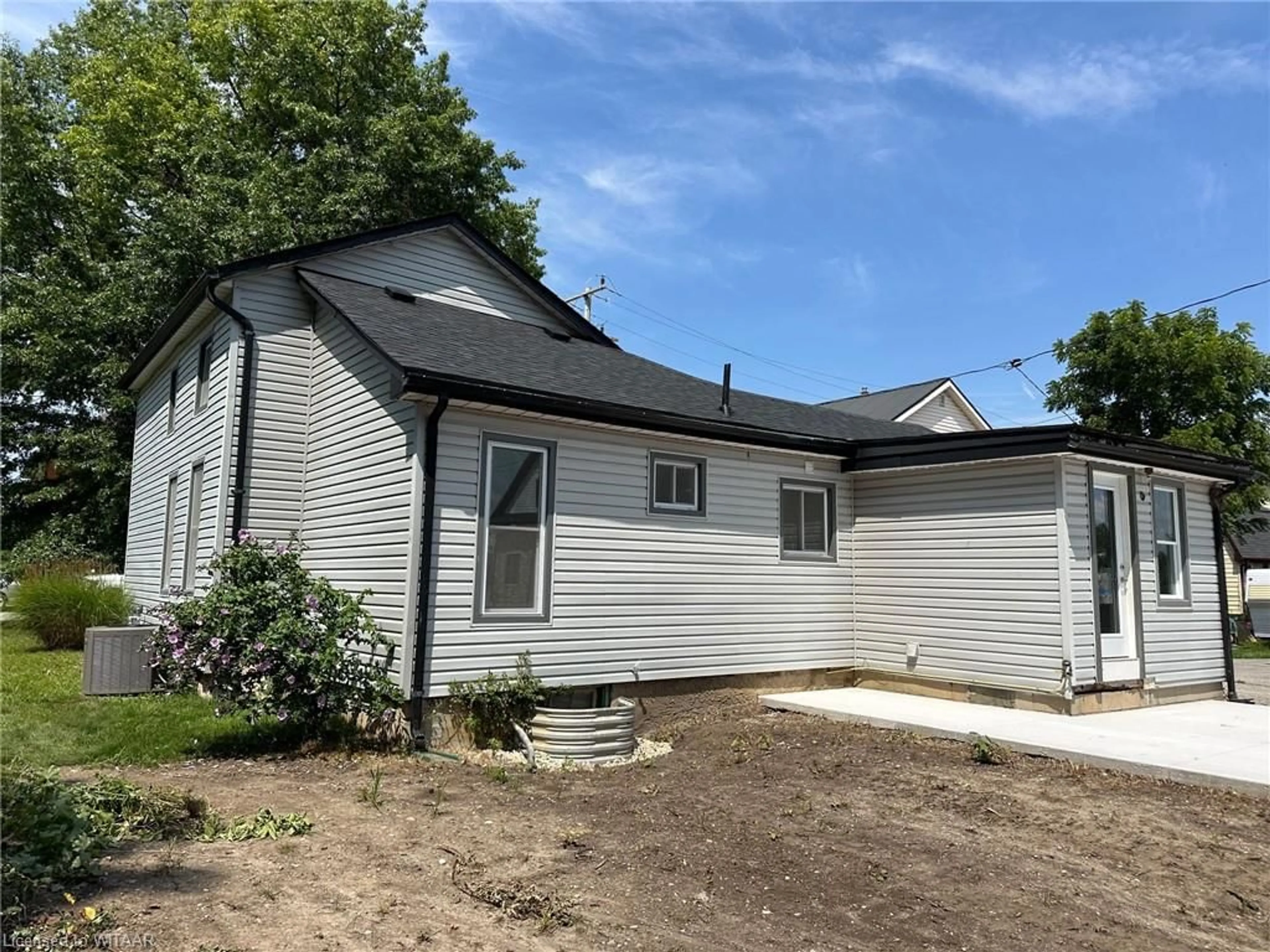 Frontside or backside of a home, cottage for 53 London St, Tillsonburg Ontario N4G 2L4