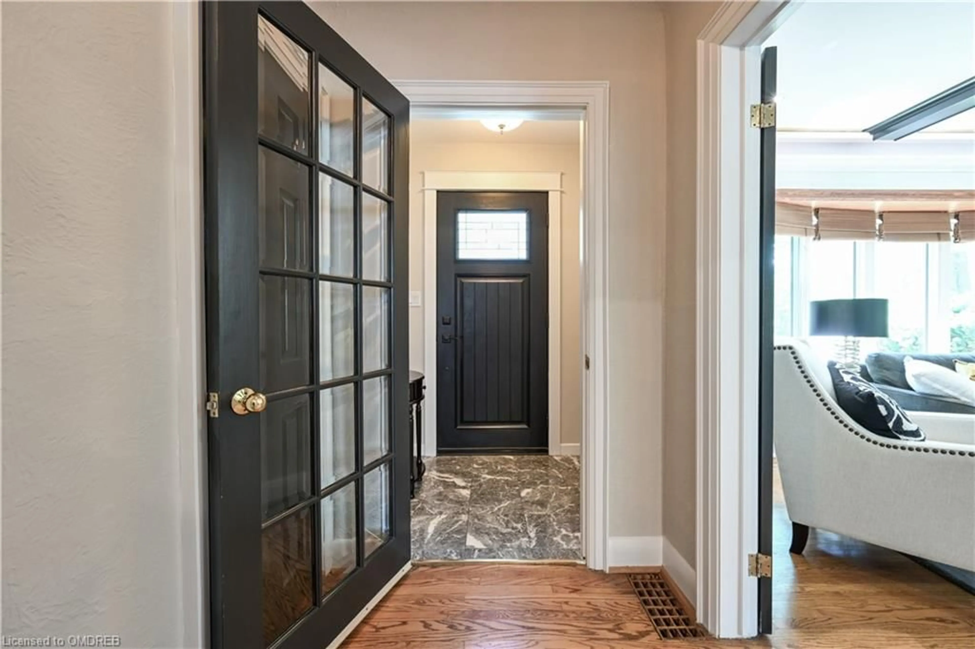 Indoor entryway, wood floors for 179 Townsend Ave, Burlington Ontario L7T 1Z3