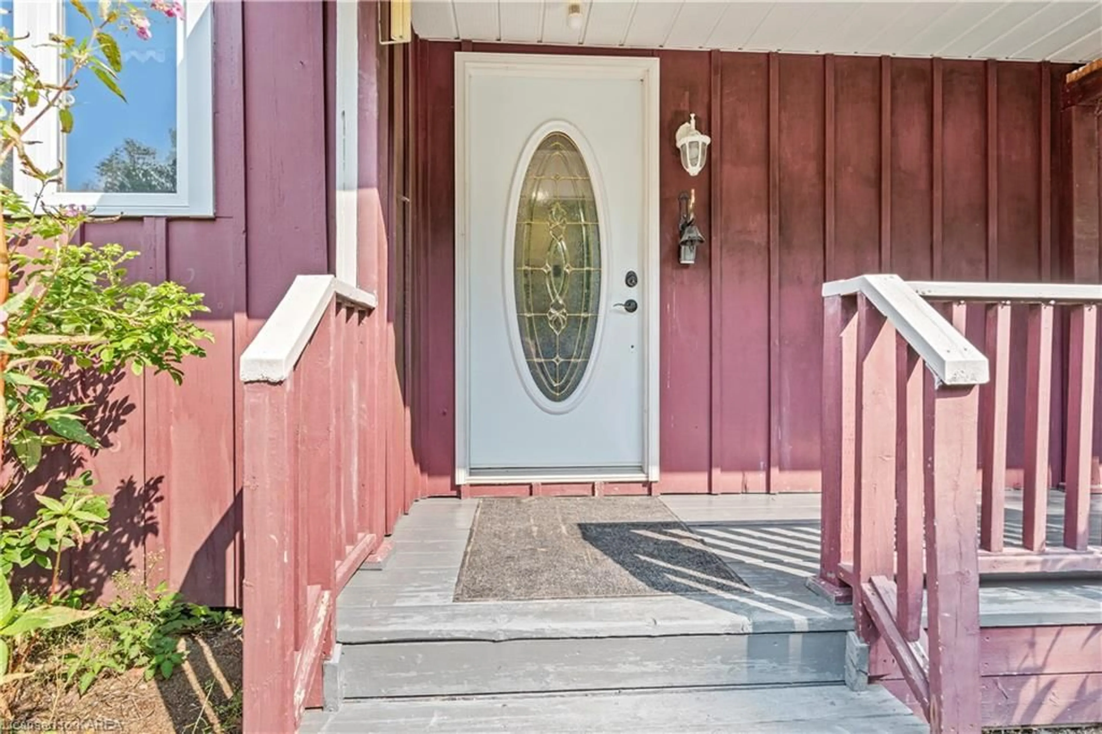 Indoor entryway, wood floors for 1256 Drummond 9a Conc, Perth Ontario K7H 3C8