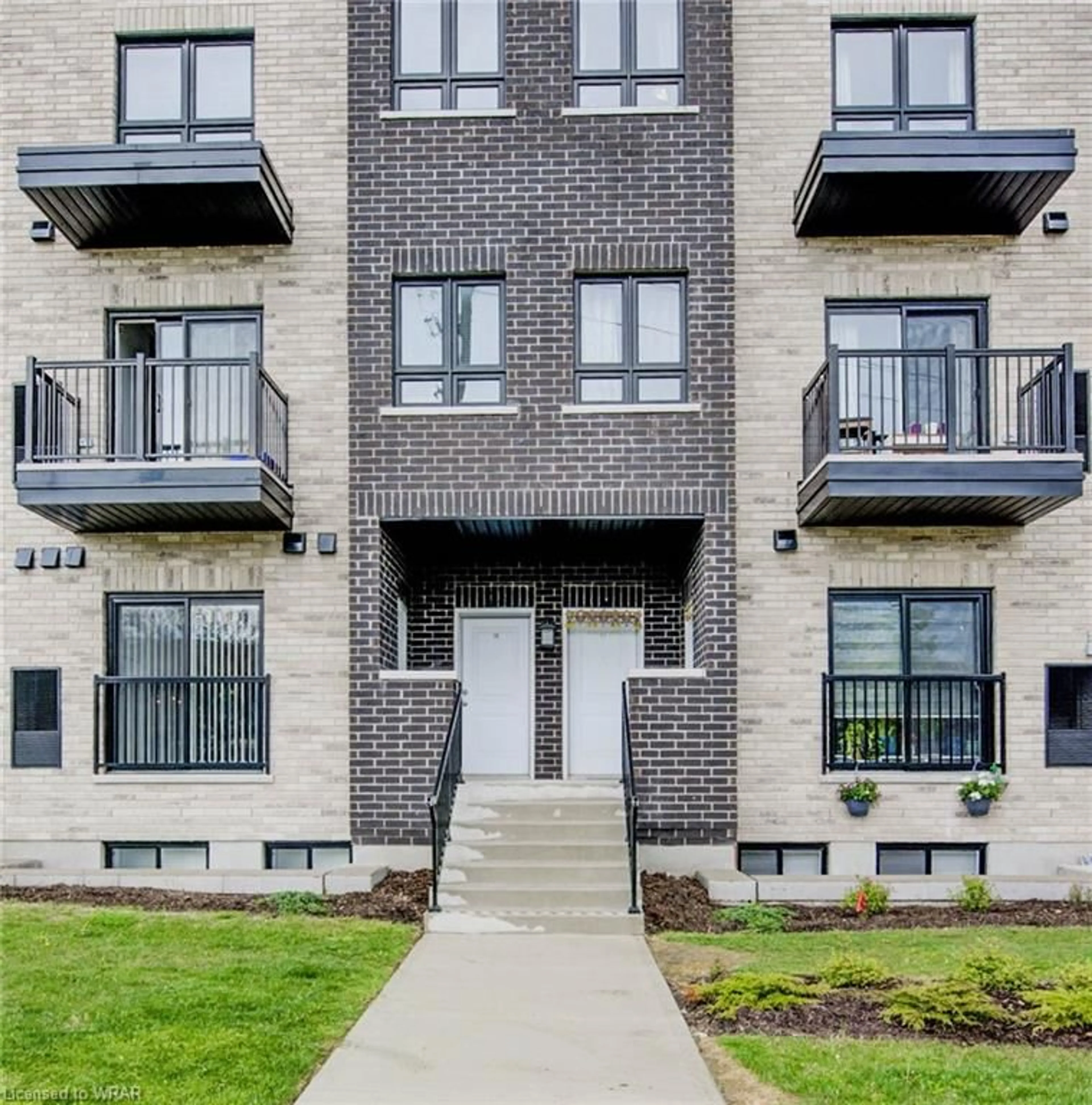 A pic from exterior of the house or condo, the front or back of building for 600 Victoria St #9, Kitchener Ontario N2M 0C3