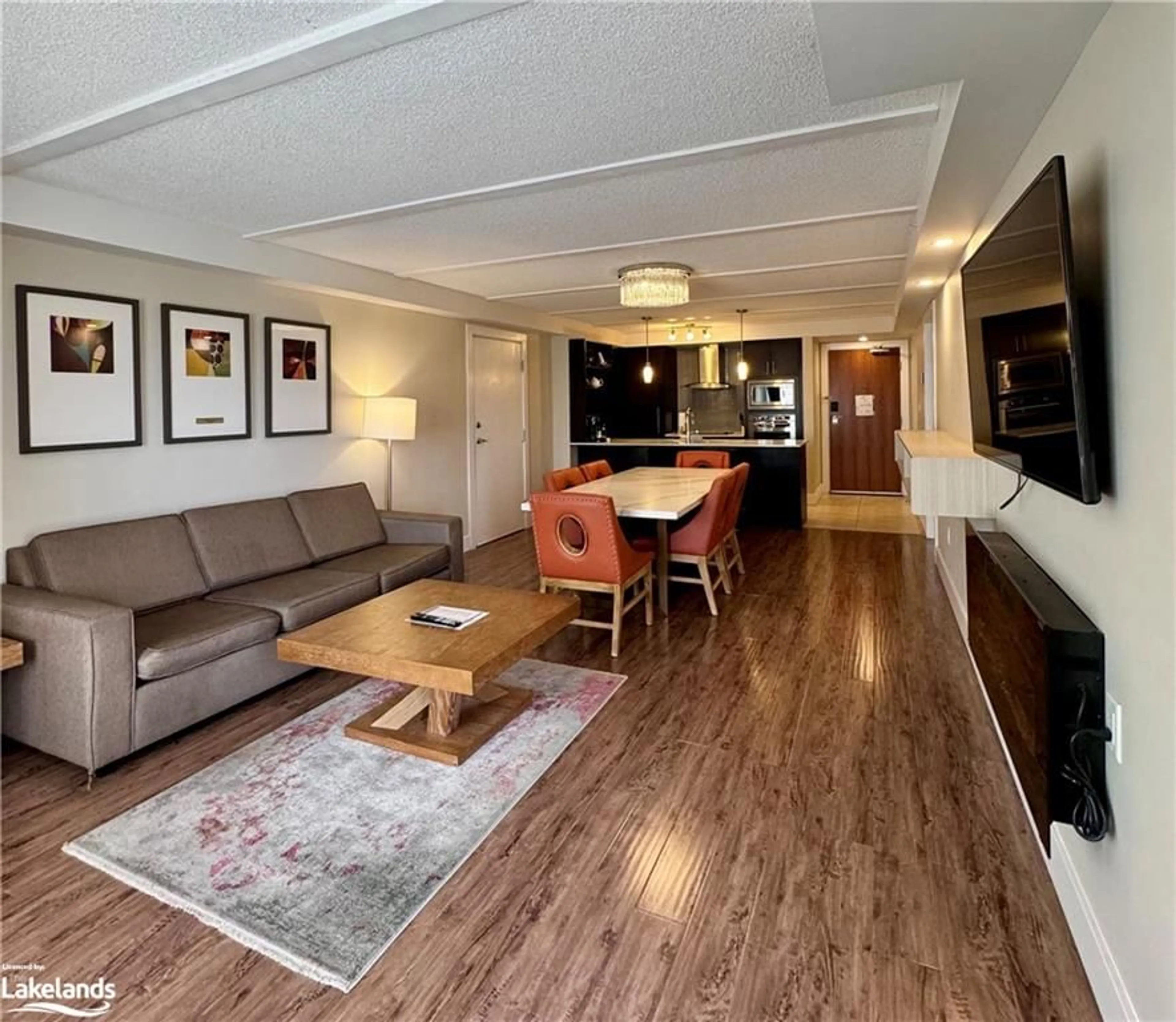 Living room for 9 Harbour St #5105-5107, Collingwood Ontario L9Y 5C5