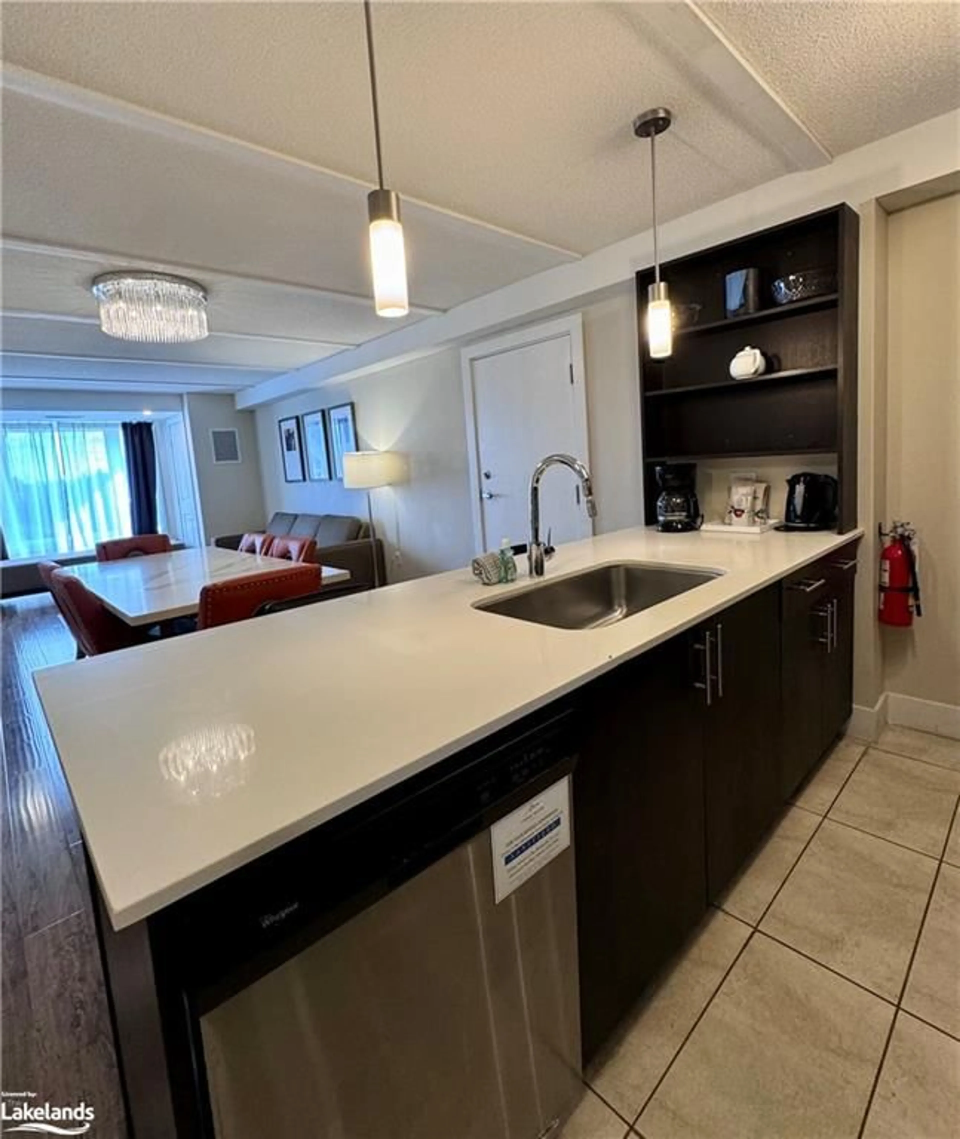 Open concept kitchen for 9 Harbour St #5105-5107, Collingwood Ontario L9Y 5C5