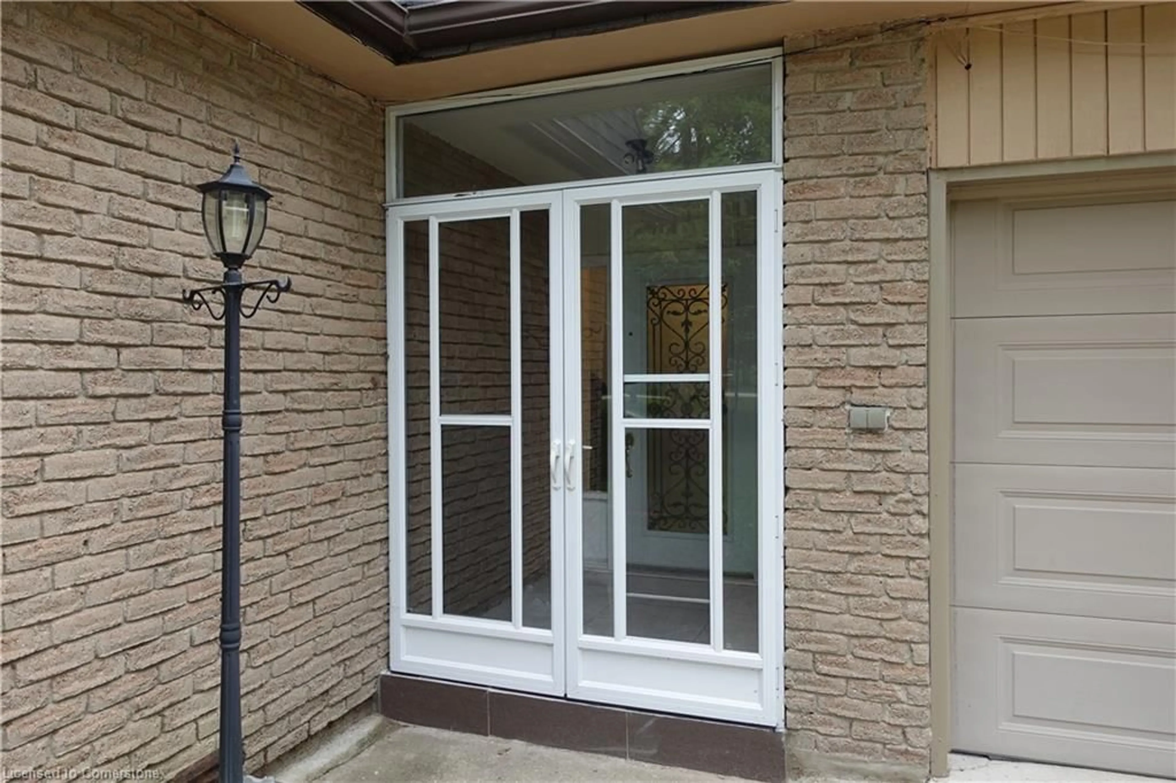 Indoor entryway, ceramic floors for 17 Woodland Rd Rd, Amaranth Ontario L9V 3N6