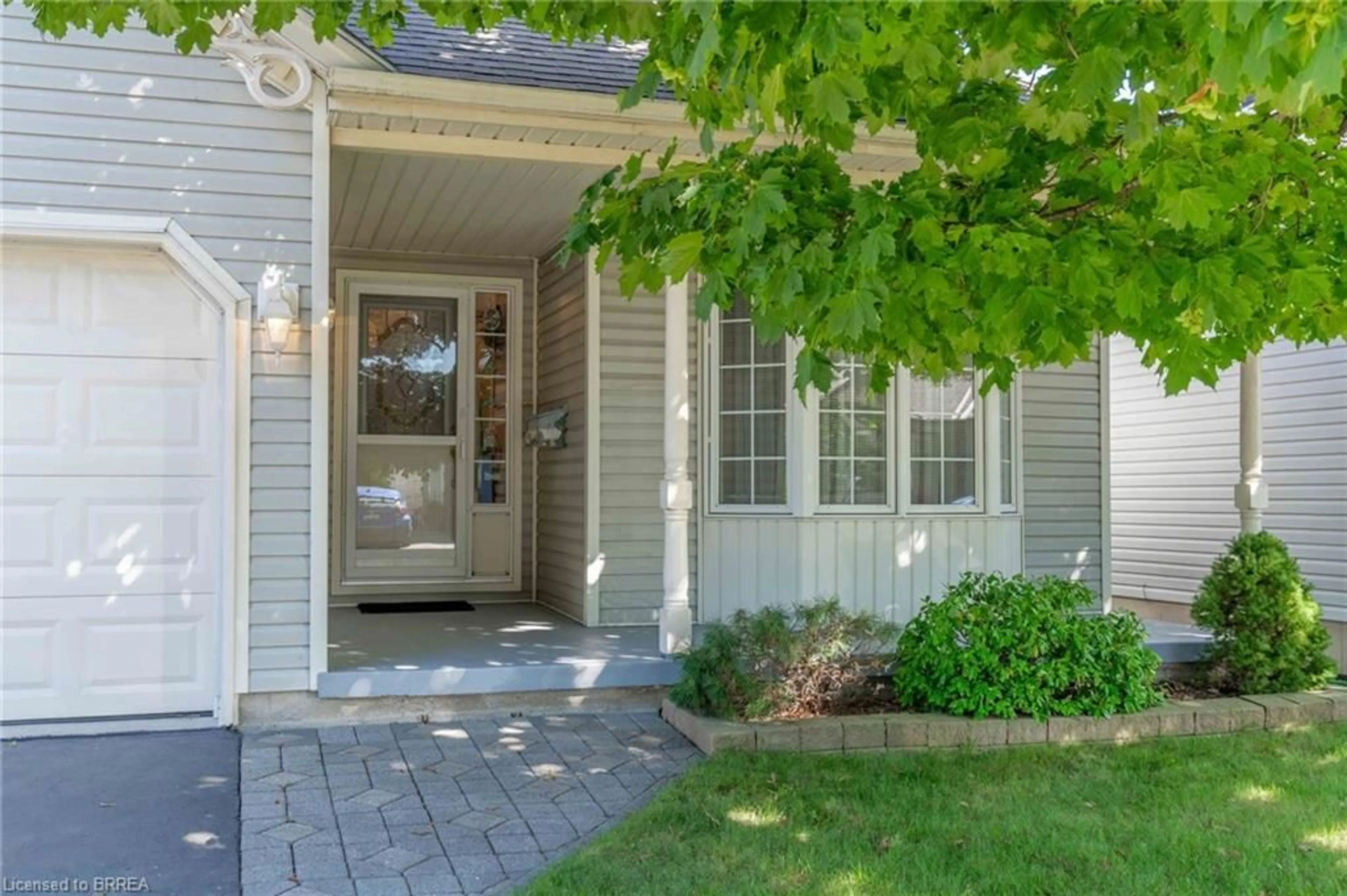 Indoor entryway for 32 Aspen Lane, Port Rowan Ontario N0E 1M0