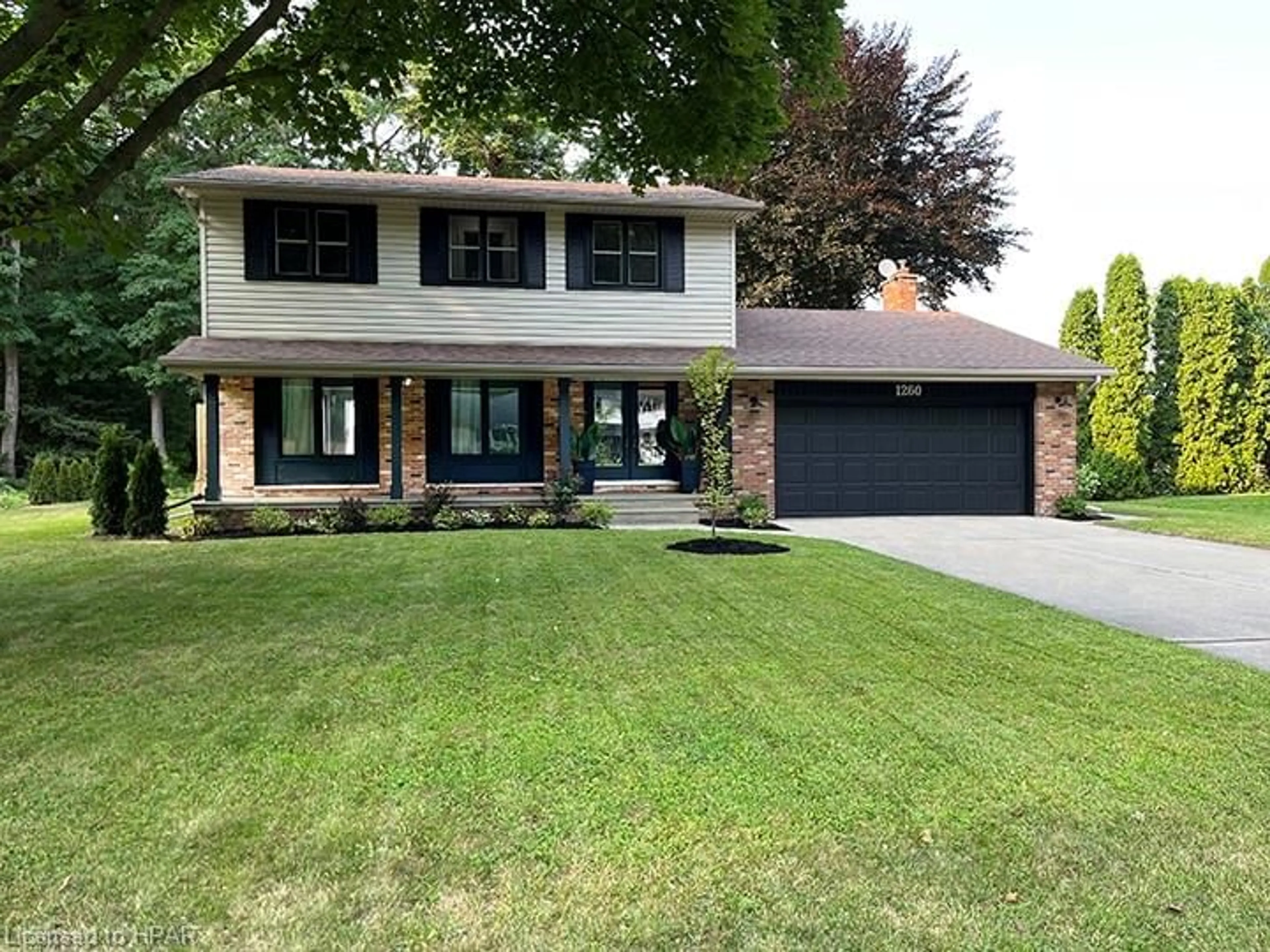 Frontside or backside of a home for 1260 Golfview Dr, LaSalle Ontario N9J 1Y7