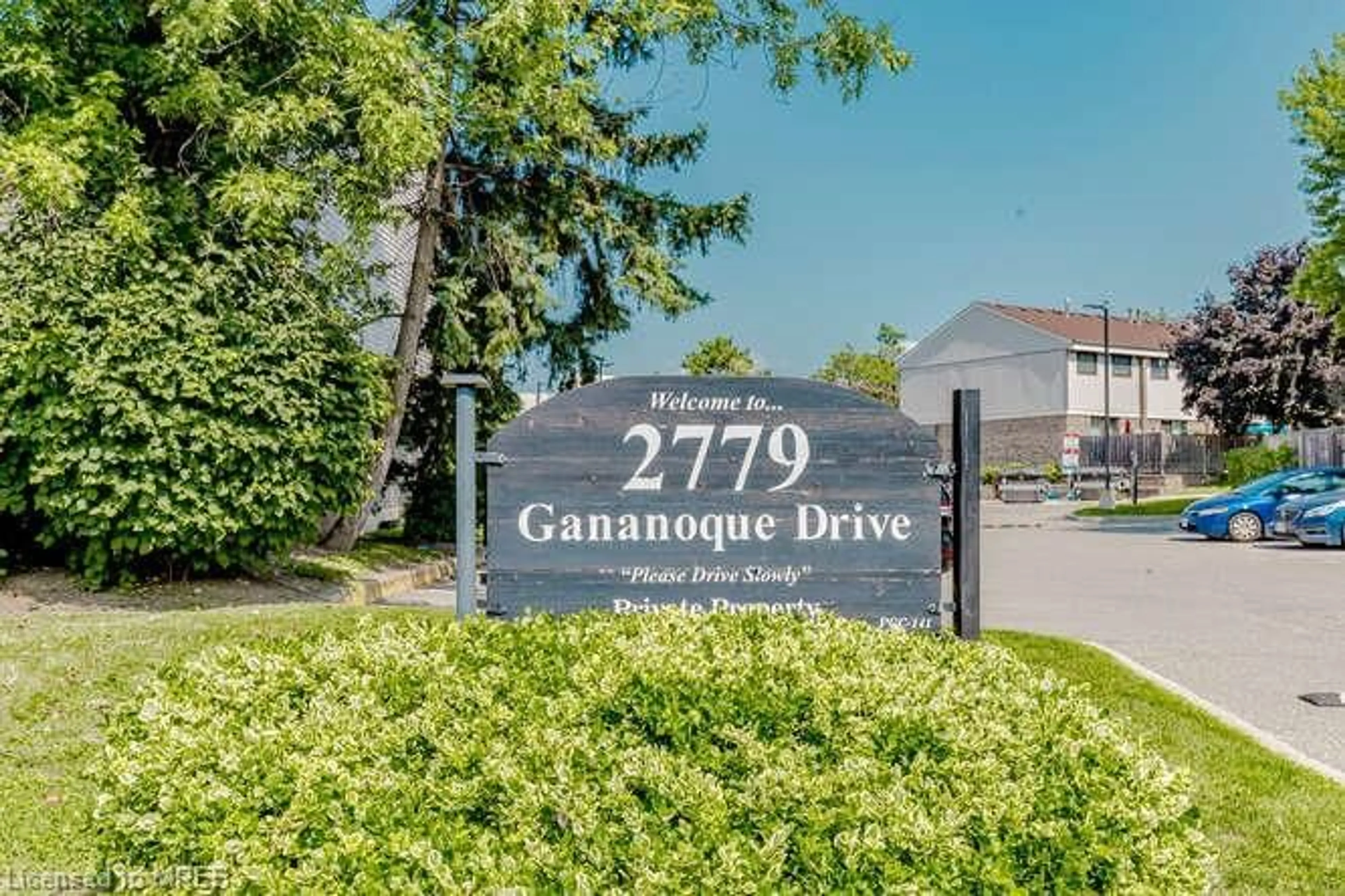 Street view for 2779 Gananoque Dr #109, Mississauga Ontario L5N 2E4