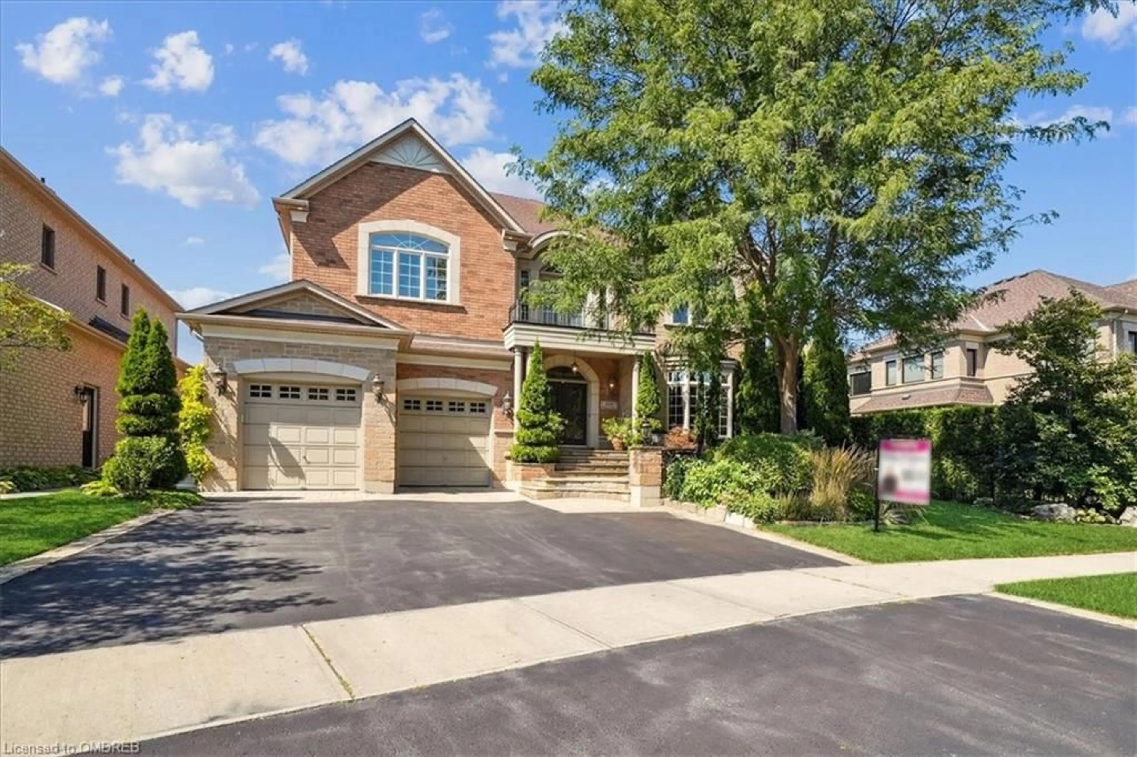 Home with brick exterior material for 559 Golfview Crt, Oakville Ontario L6M 4W6