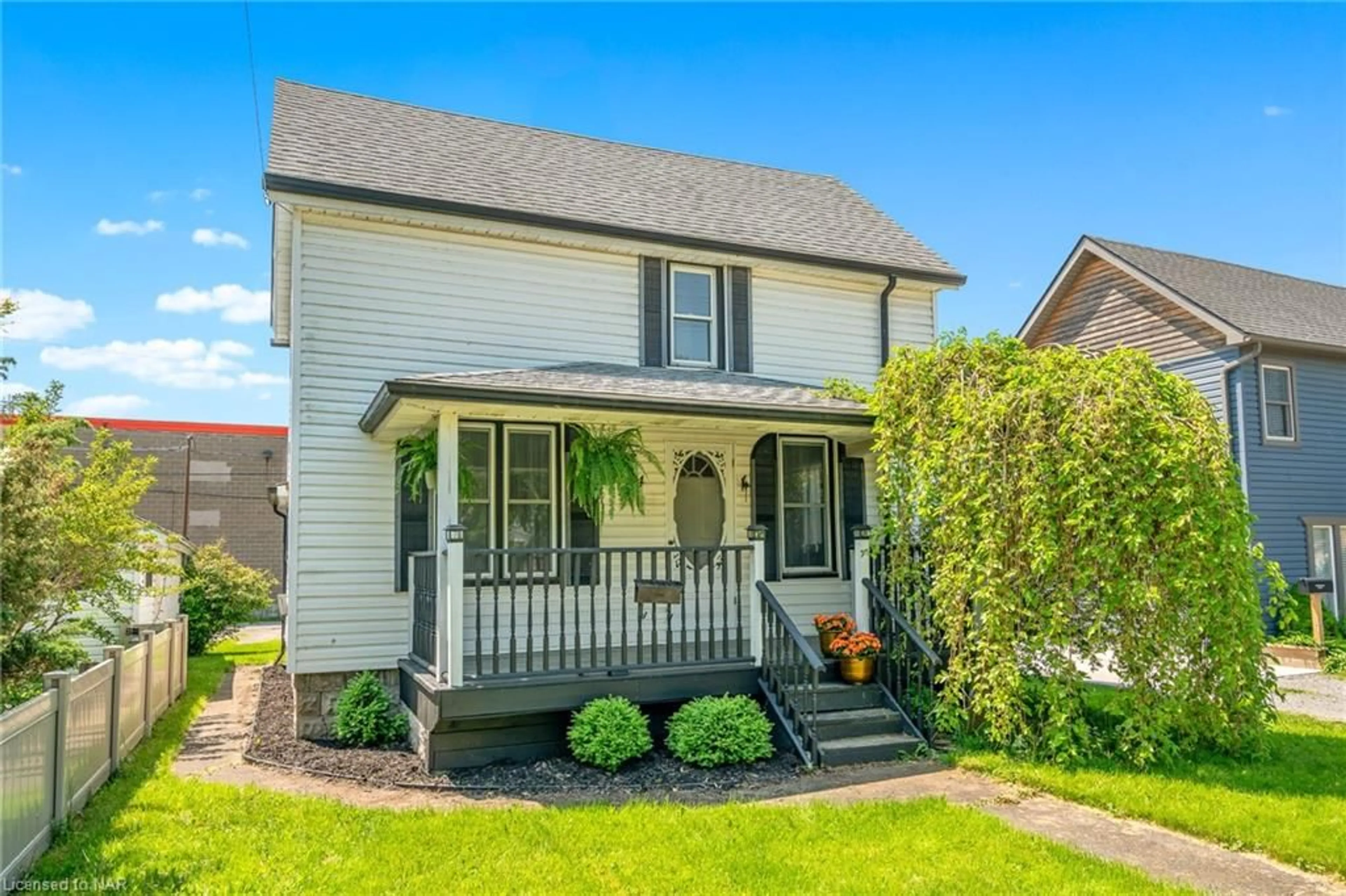 Frontside or backside of a home for 34 Park St, Port Colborne Ontario L3K 3H9