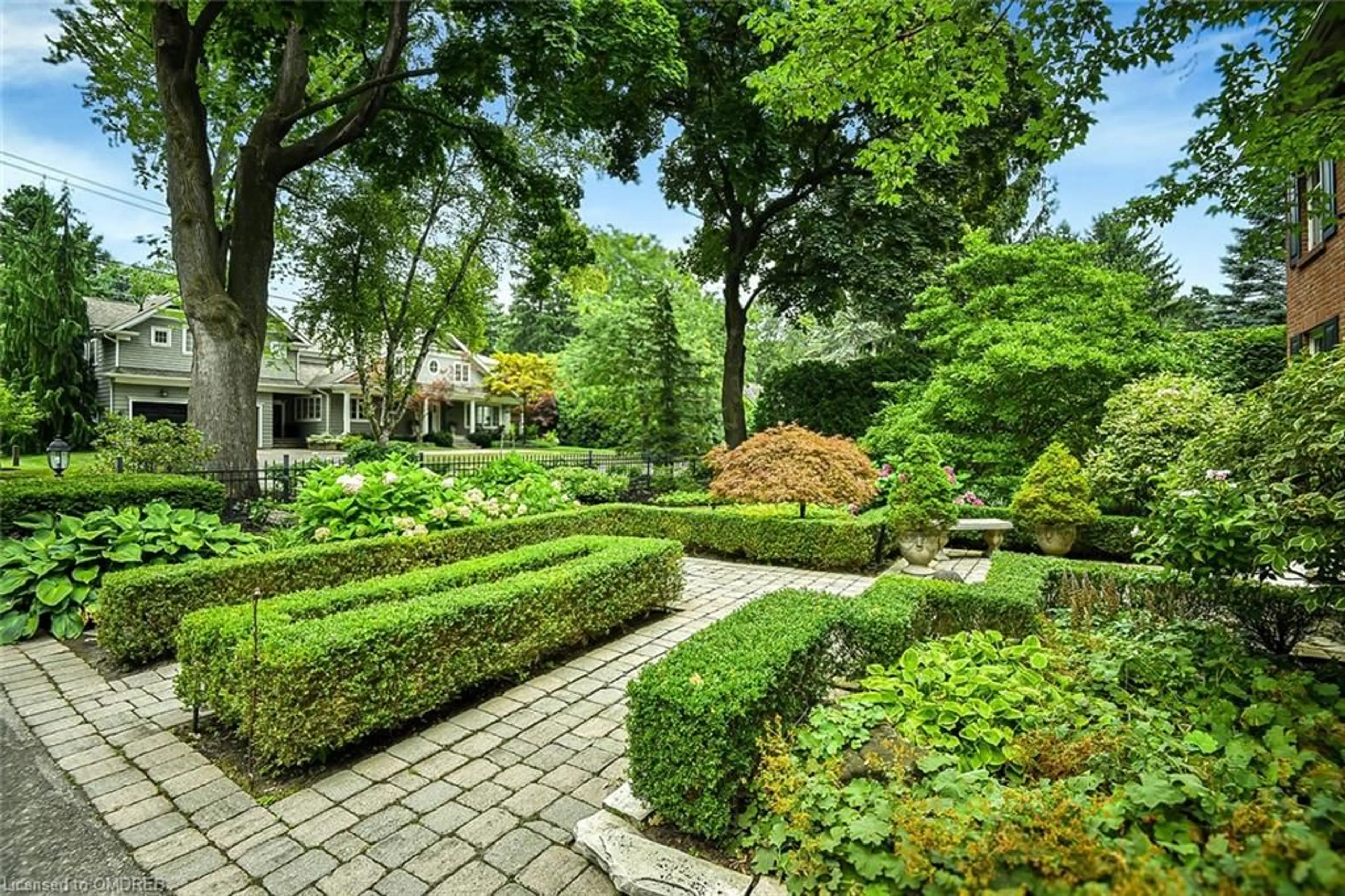 Patio, the fenced backyard for 3020 First St, Burlington Ontario L7N 1C3