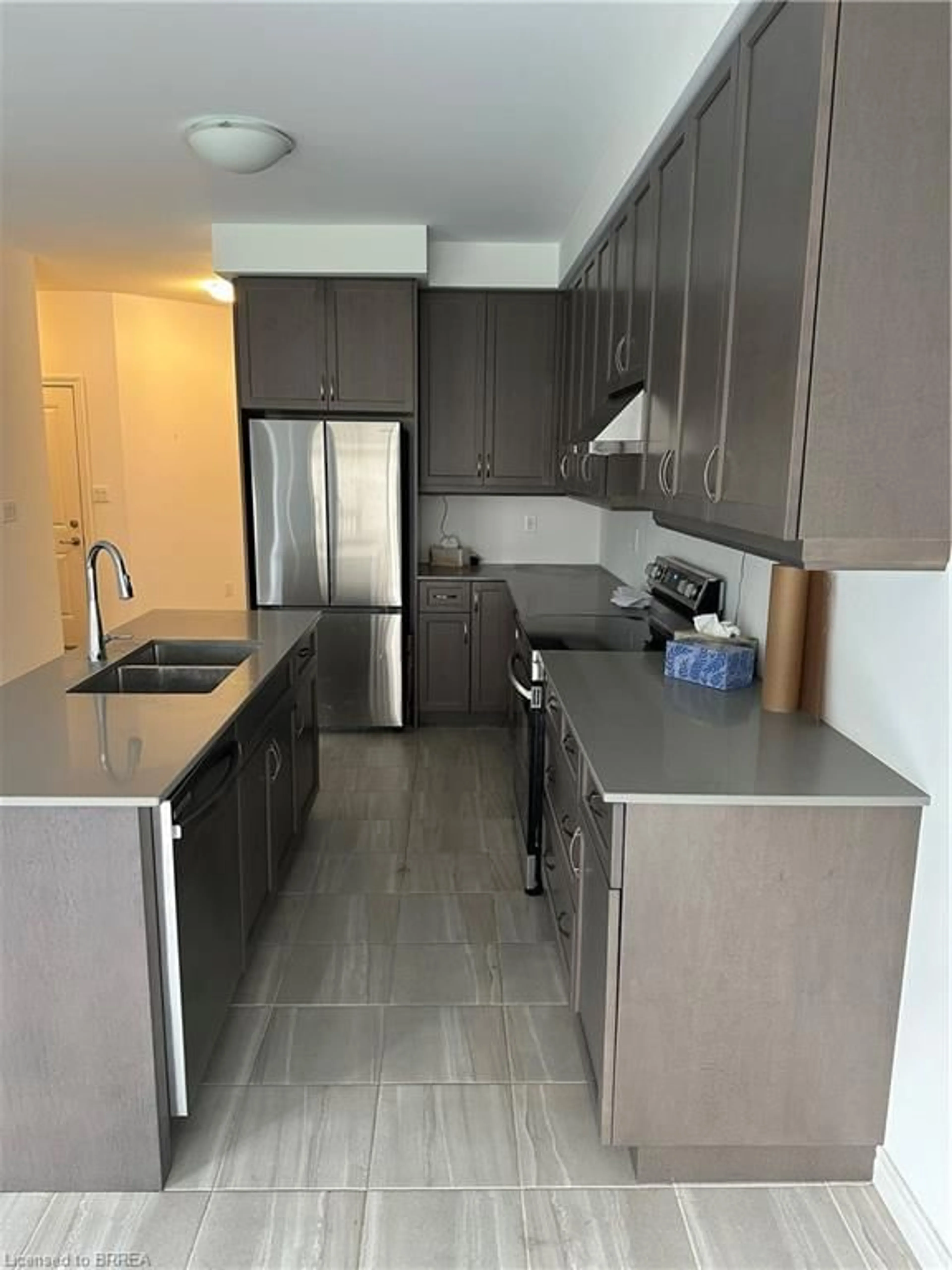 Standard kitchen, ceramic floors for 44 Amos Ave, Brantford Ontario N3T 0K4